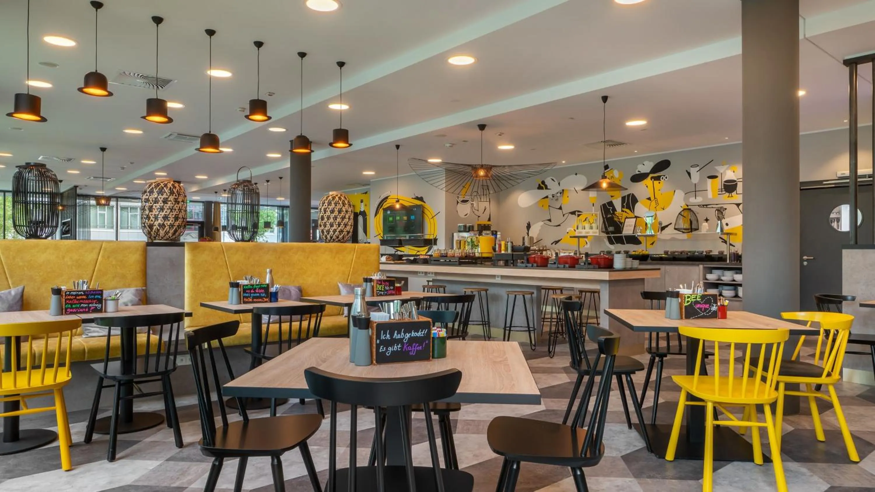 Restaurant/places to eat in Holiday Inn - the niu, Fury Aschheim Messe by IHG