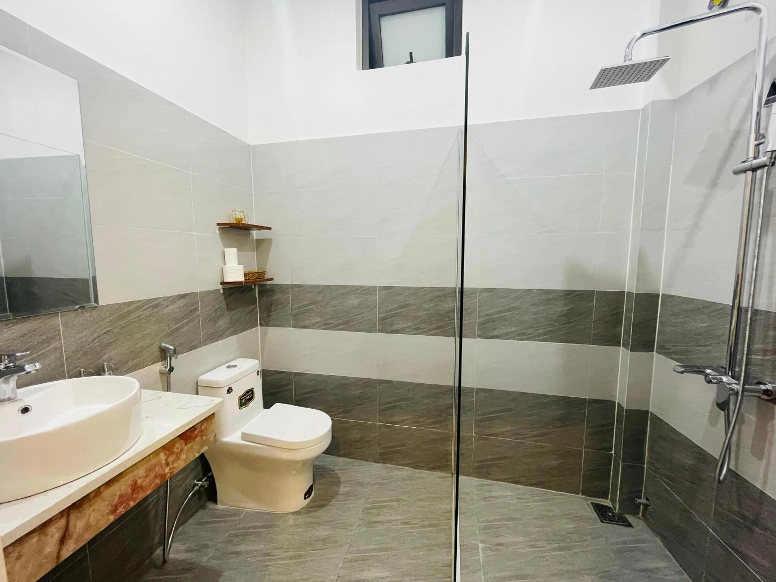 Toilet in Sapphire Hotel Hue