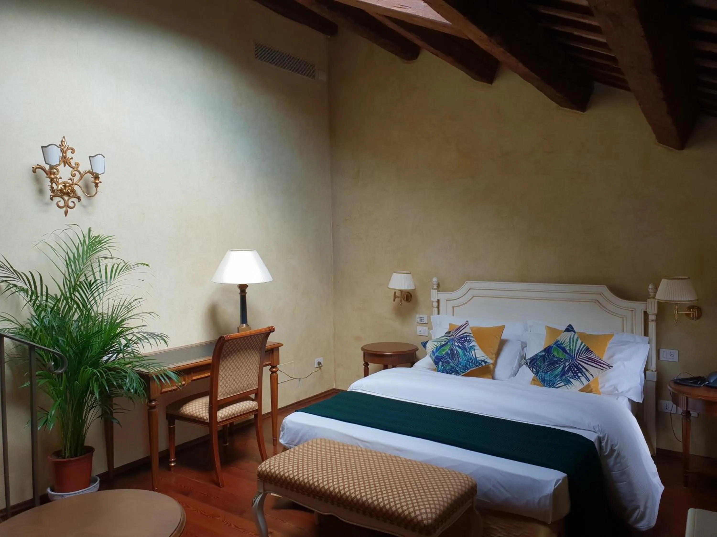 Bed in I giardini segreti di Villa Marcello Marinelli