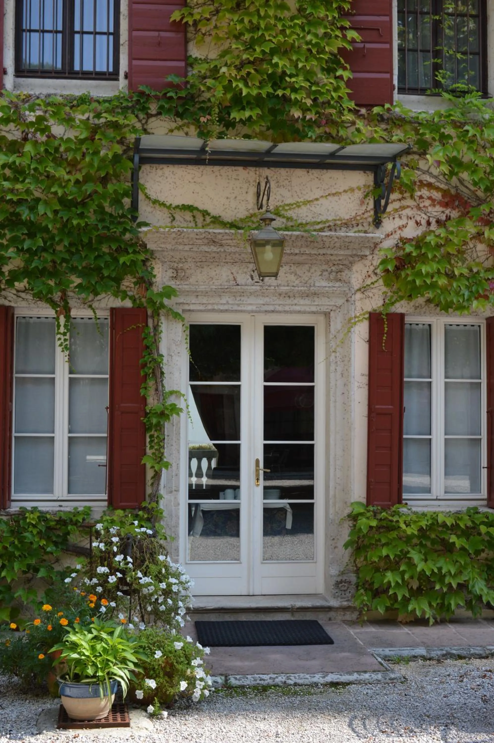 Facade/entrance in I giardini segreti di Villa Marcello Marinelli