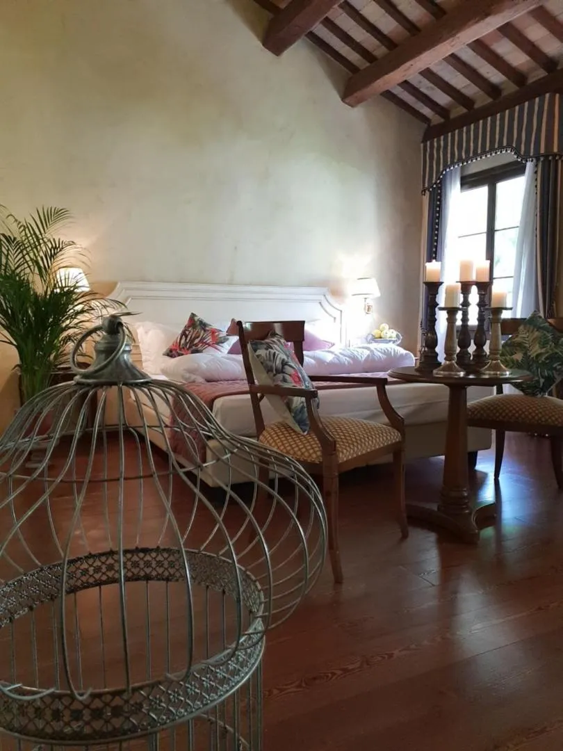 Bed in I giardini segreti di Villa Marcello Marinelli