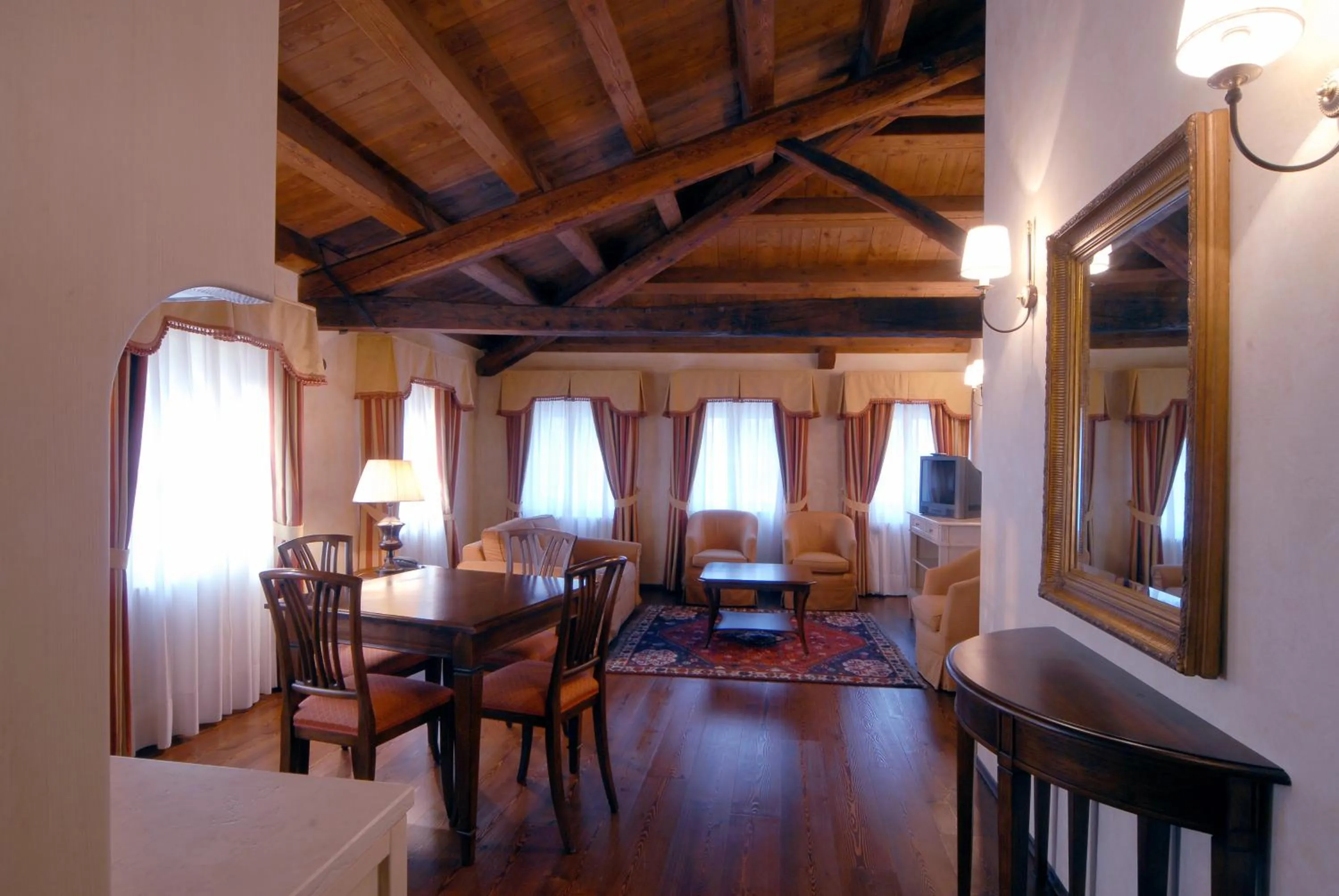 Photo of the whole room in I giardini segreti di Villa Marcello Marinelli