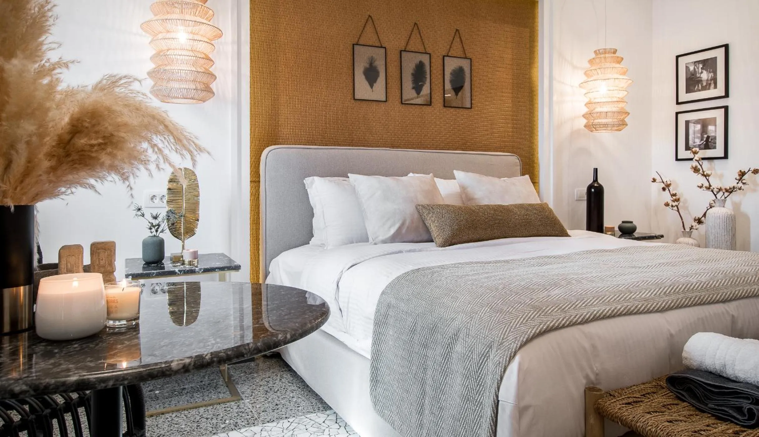 Bed in Amelot Art Suites