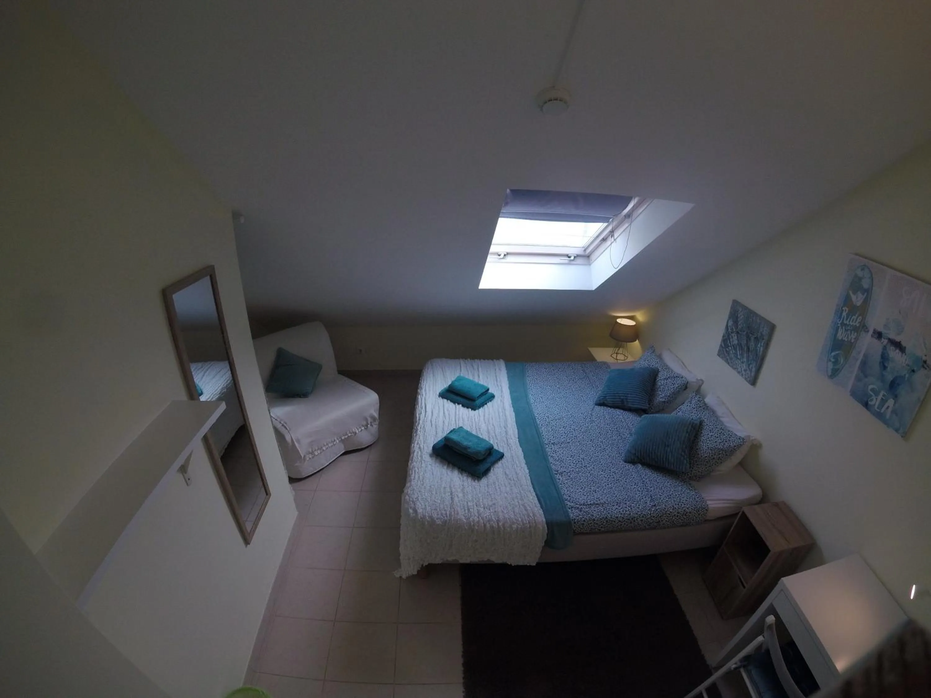 Activities, Bed in Peniche Surf Lodge 1