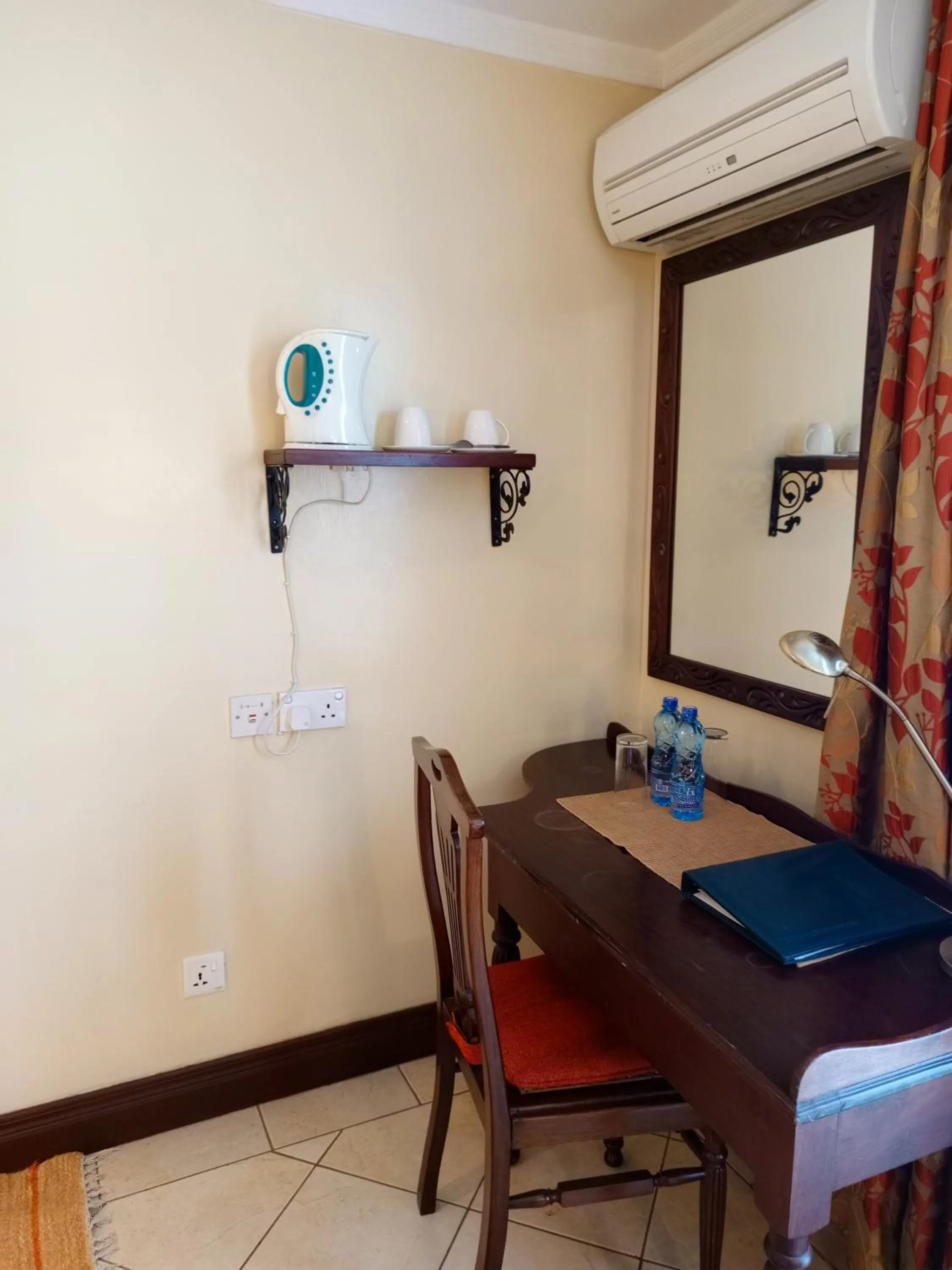 Coffee/tea facilities in The Heron By Sarovar Portico India