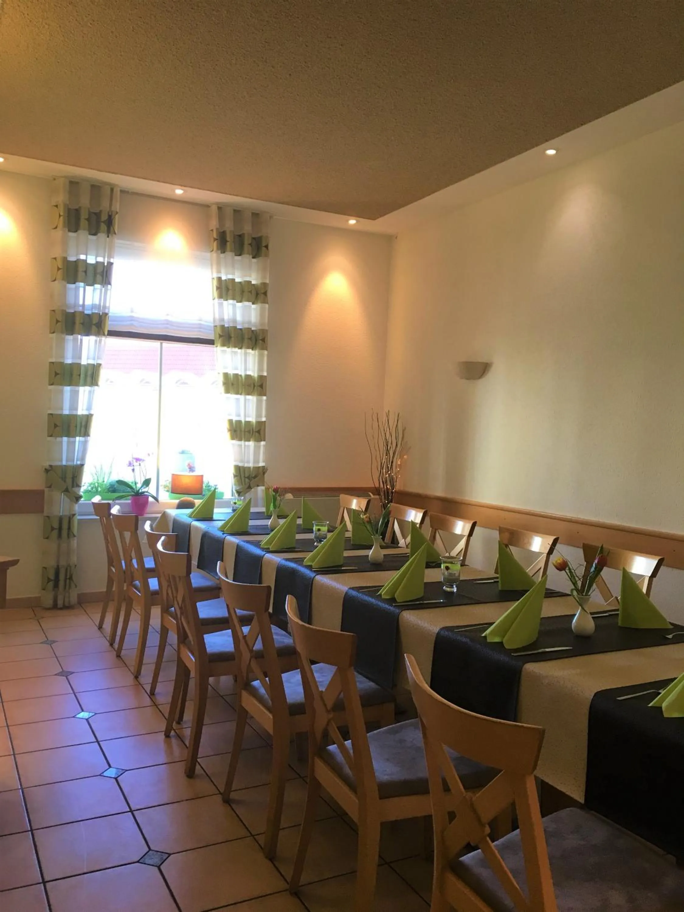 Restaurant/places to eat in Warias Hotel & Restaurant am Geiseltalsee - Nähe Merseburg