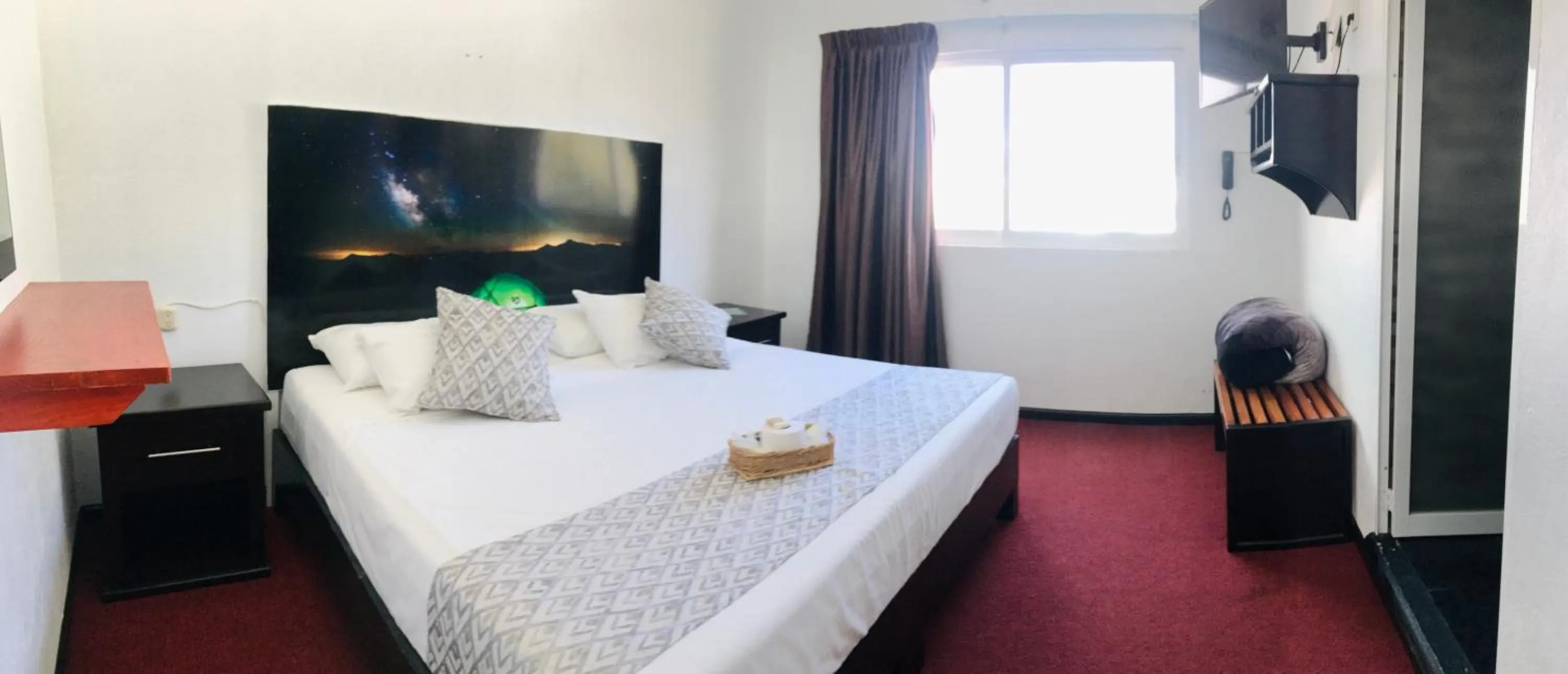 Photo of the whole room in Hotel Maragreens