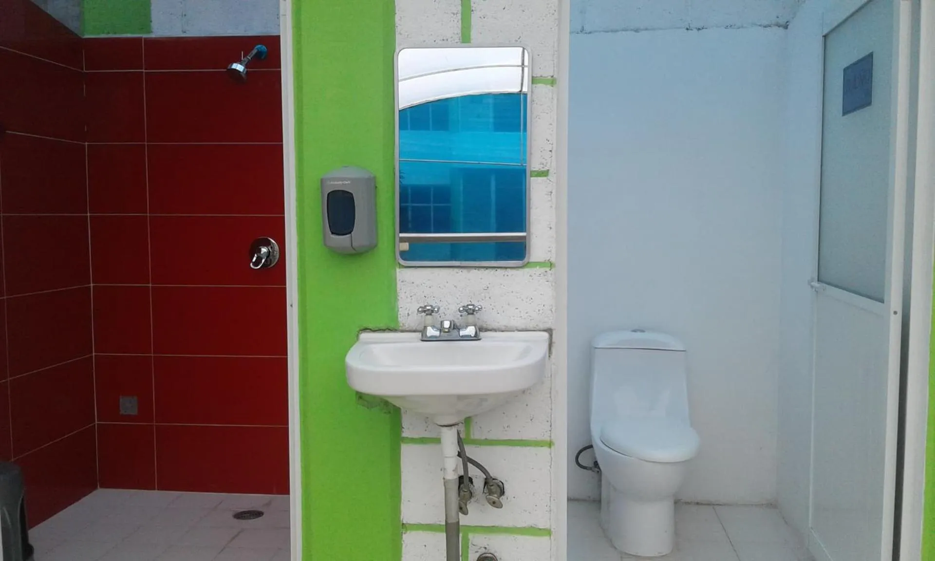 Swimming pool in Hotel Maragreens