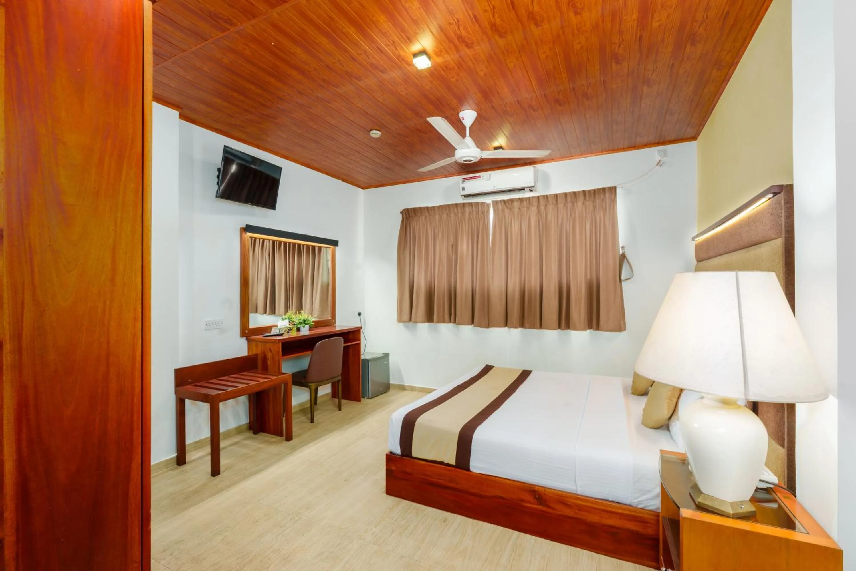 Bed in Beach Corridor Hotel & Spa with Free Airport shuttle