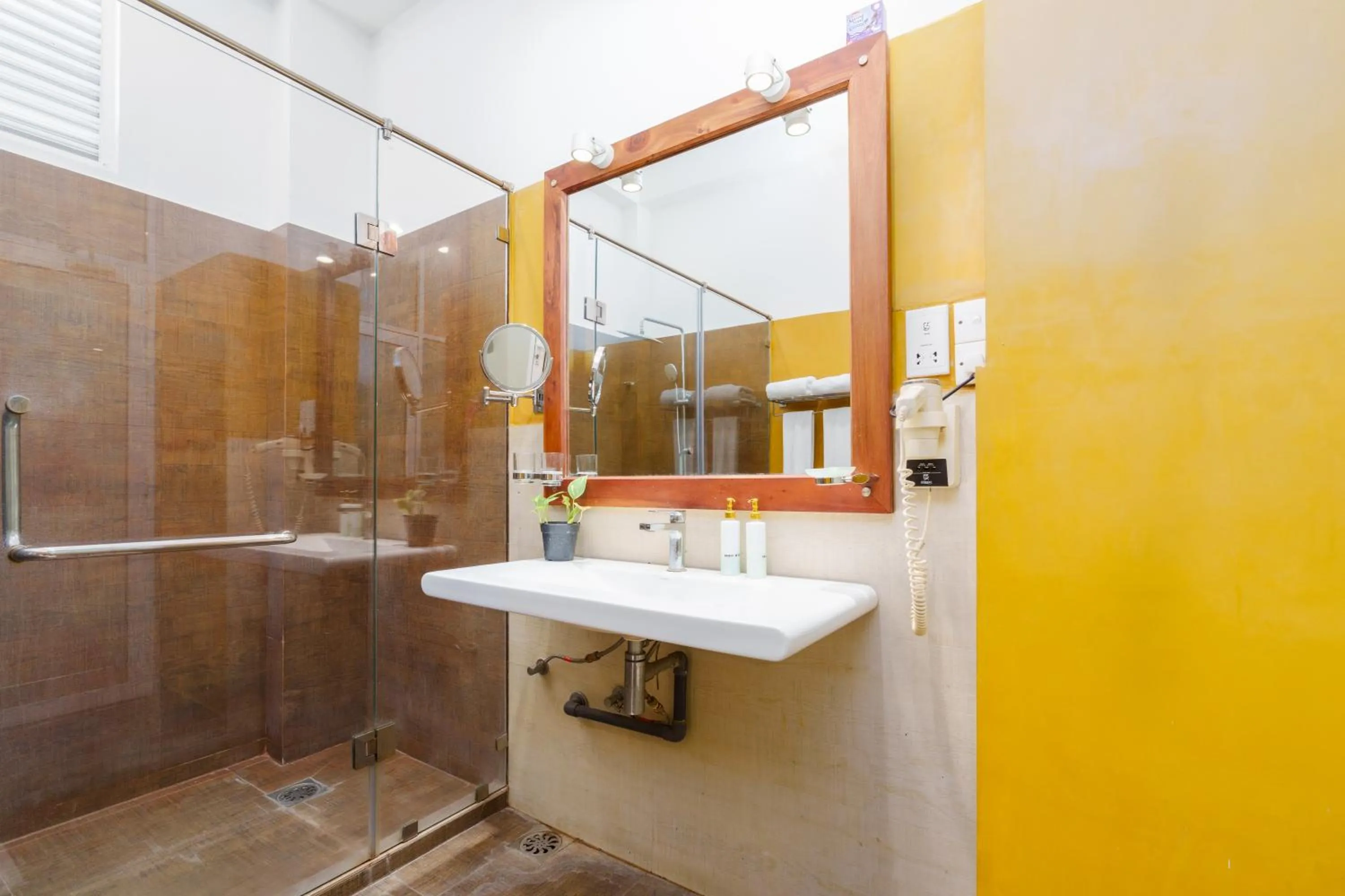 Beach Corridor Hotel & Spa with Free Airport shuttle