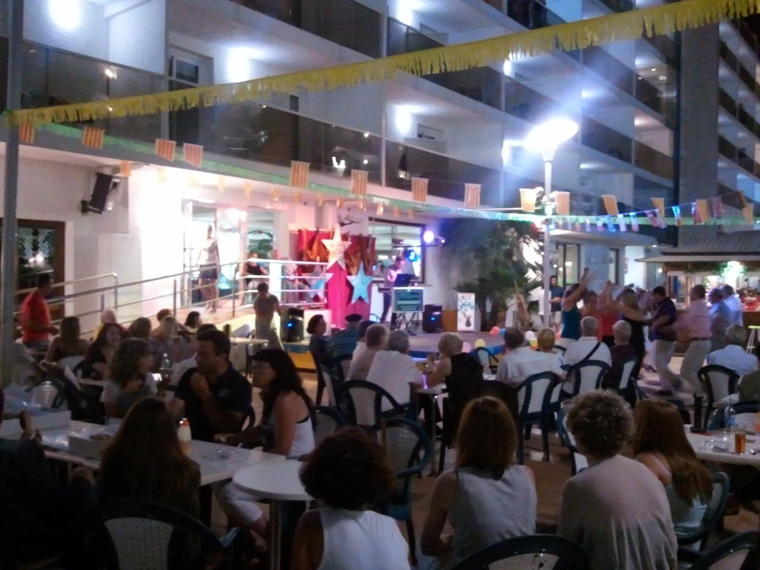 Restaurant/places to eat in Hotel Riviera