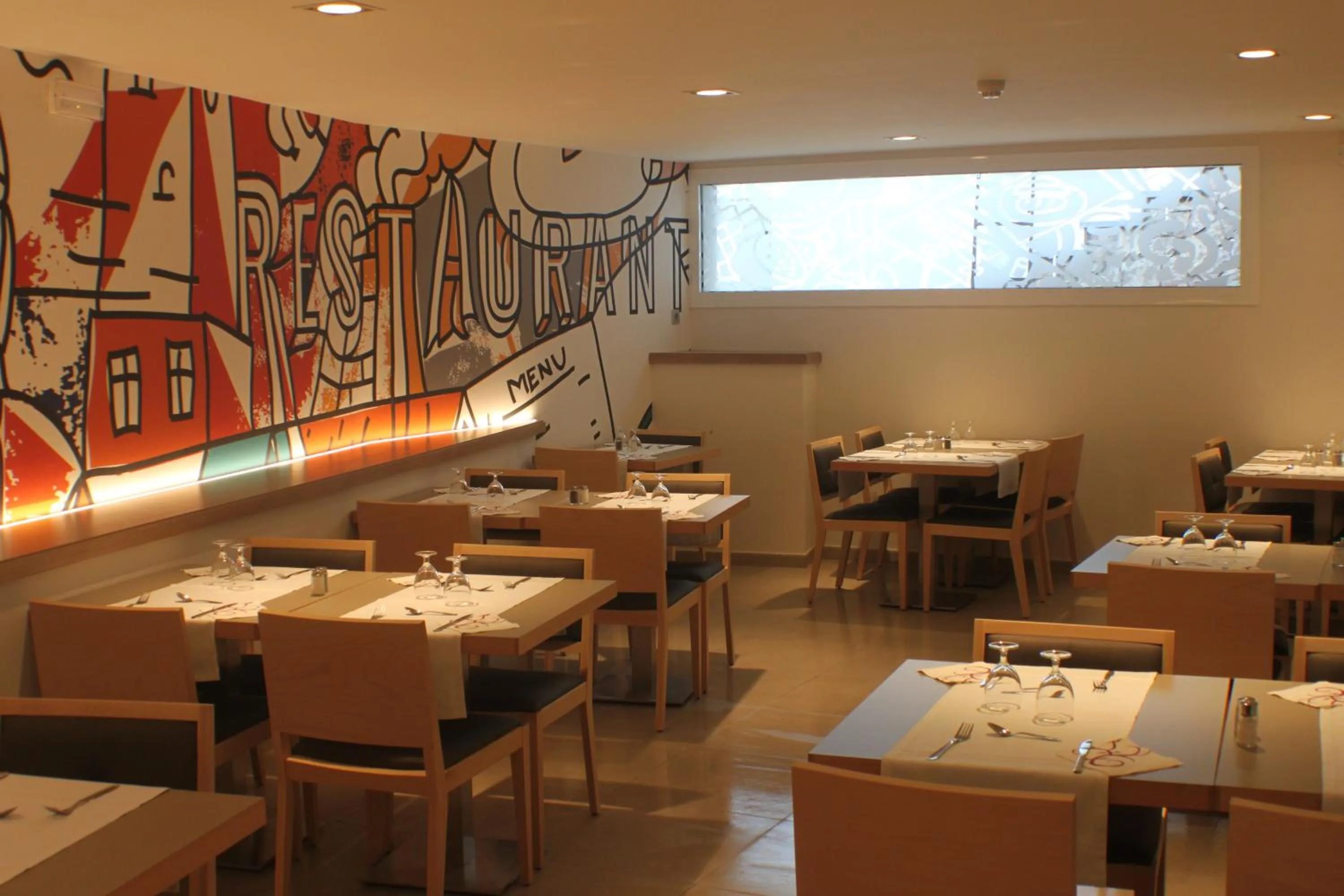 Restaurant/places to eat in Hotel Riviera