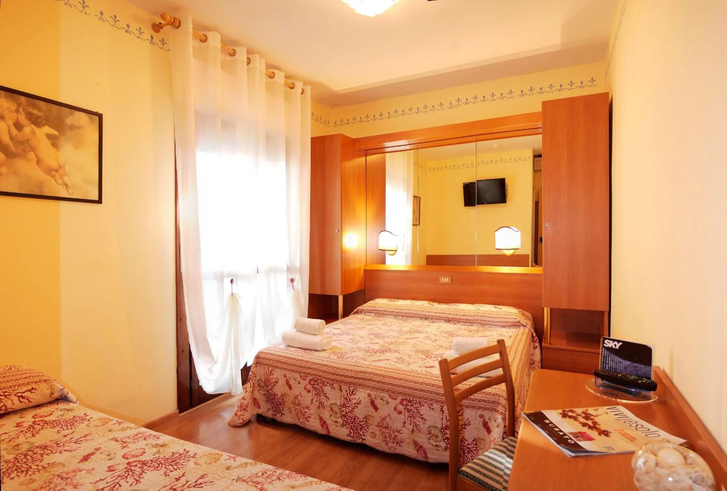 Bedroom, Bed in Hotel Germania