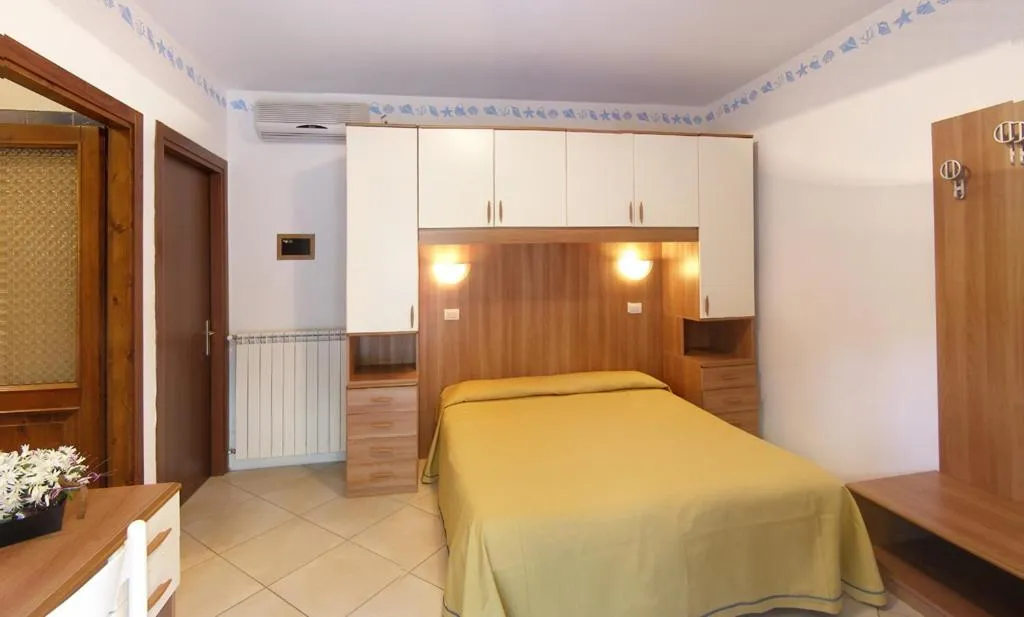 Photo of the whole room, Bed in Hotel Germania