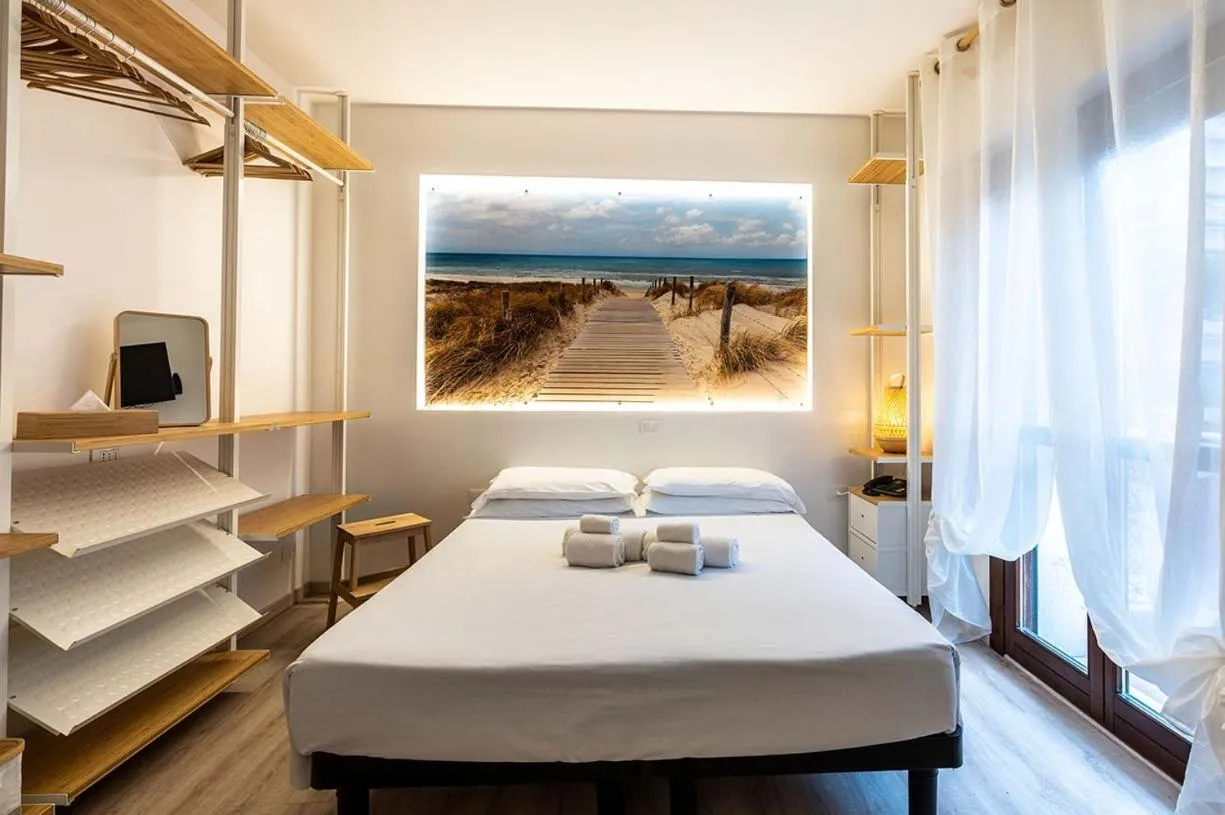 Bedroom, Bed in Hotel Germania