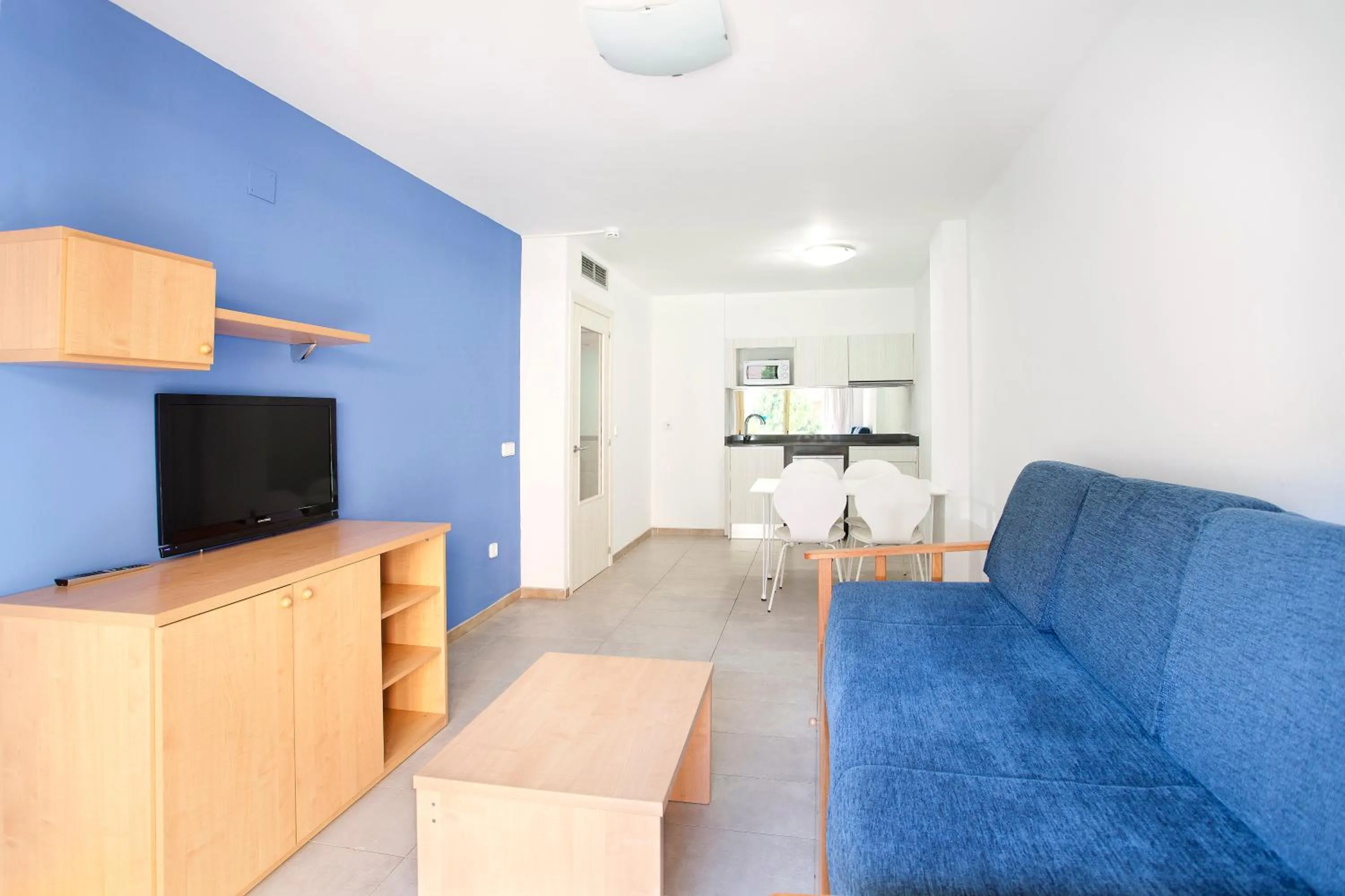 Photo of the whole room in Voramar Cambrils