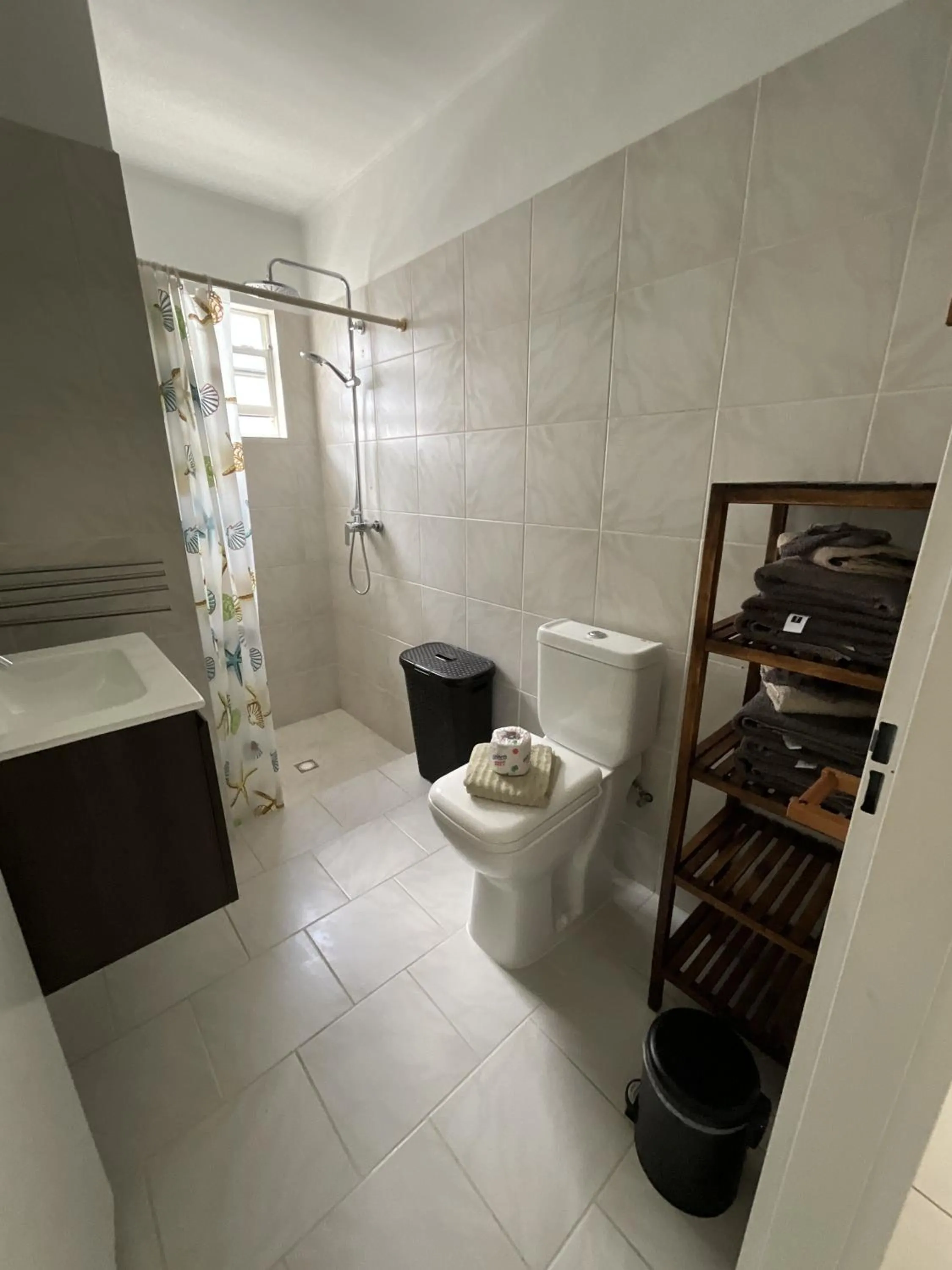 Toilet in Bantopa Apartments