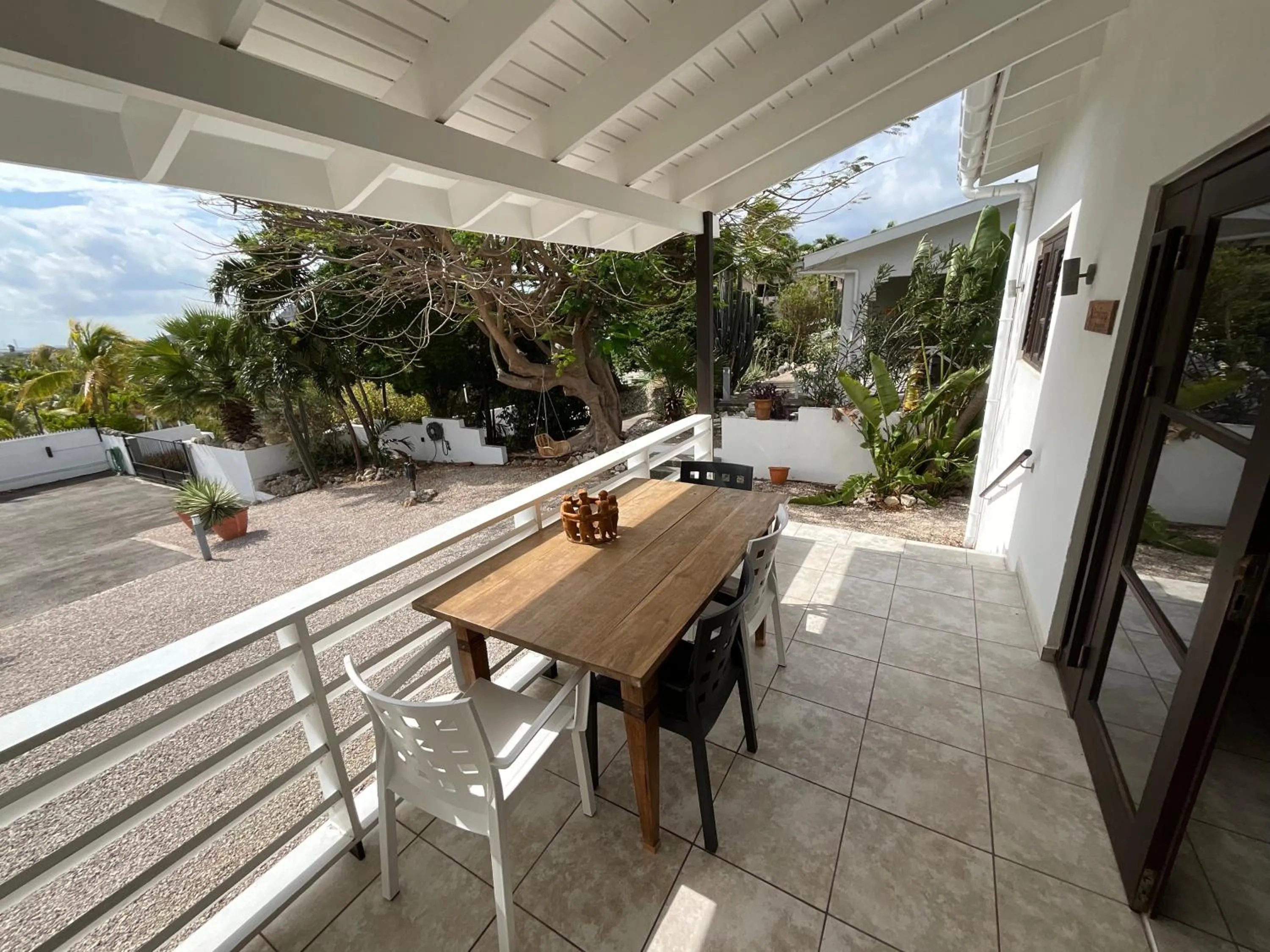 Balcony/Terrace in Bantopa Apartments