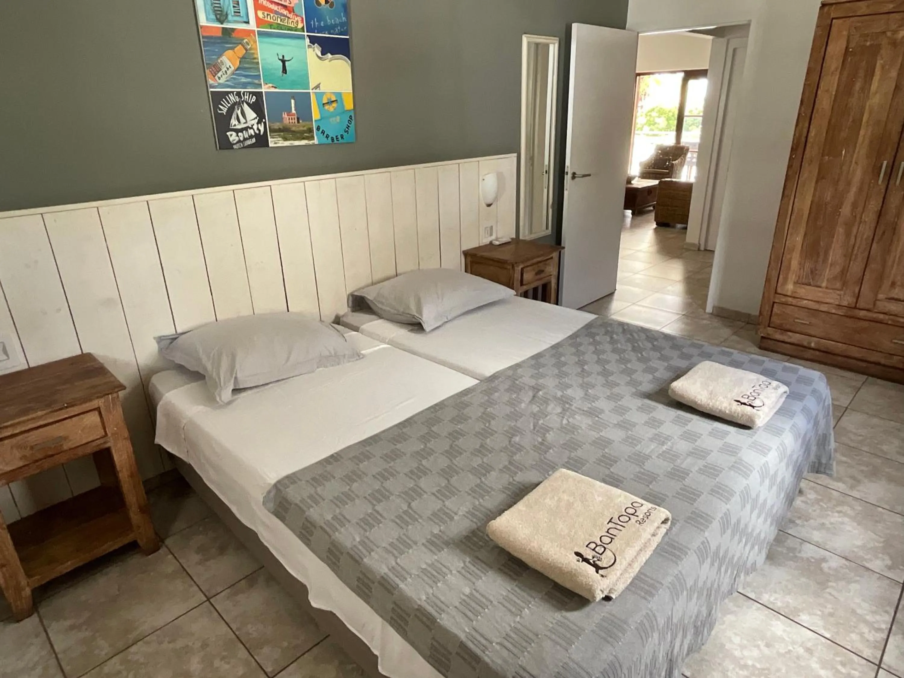 Bedroom, Bed in Bantopa Apartments