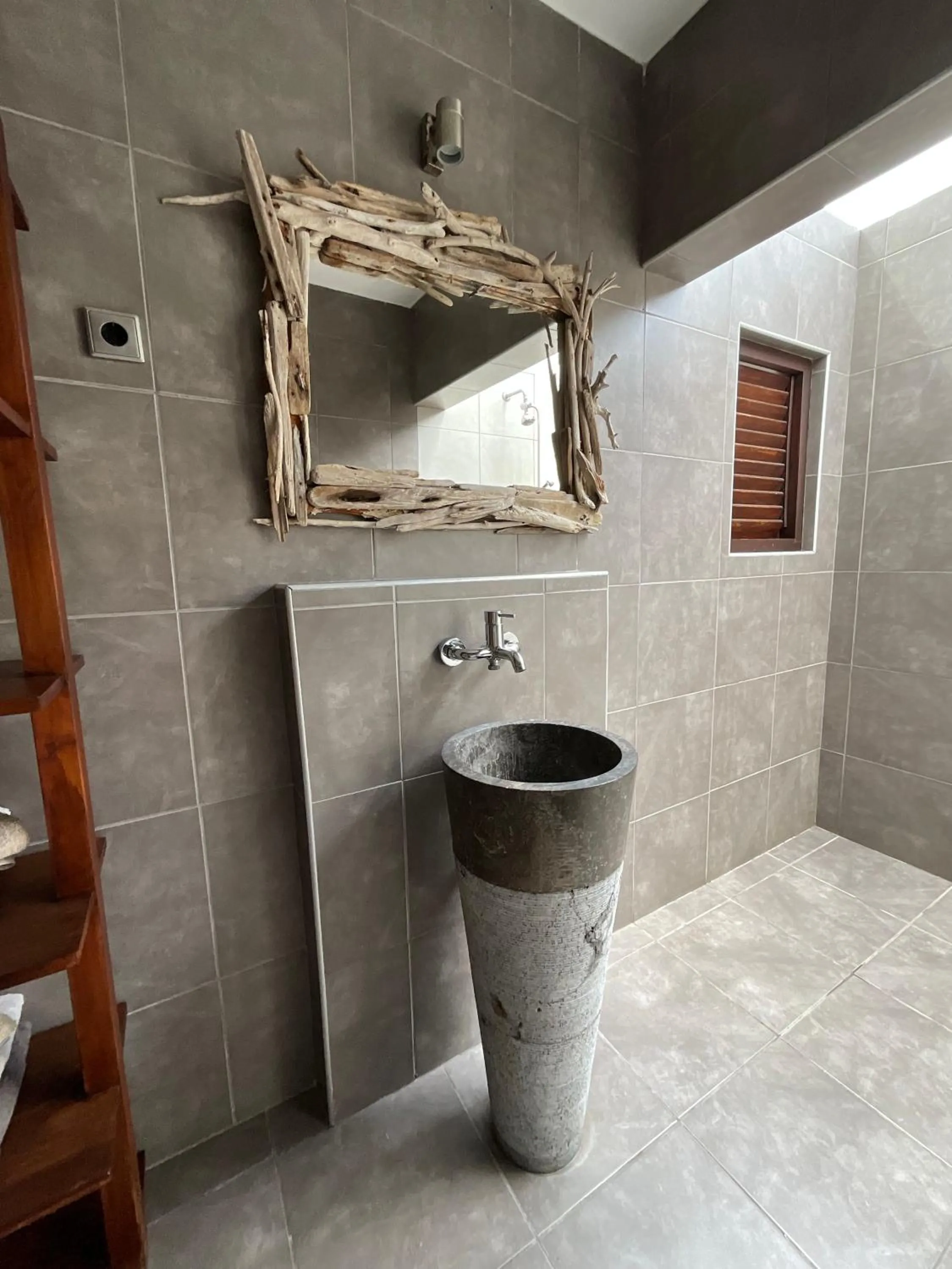 Bathroom in Bantopa Apartments