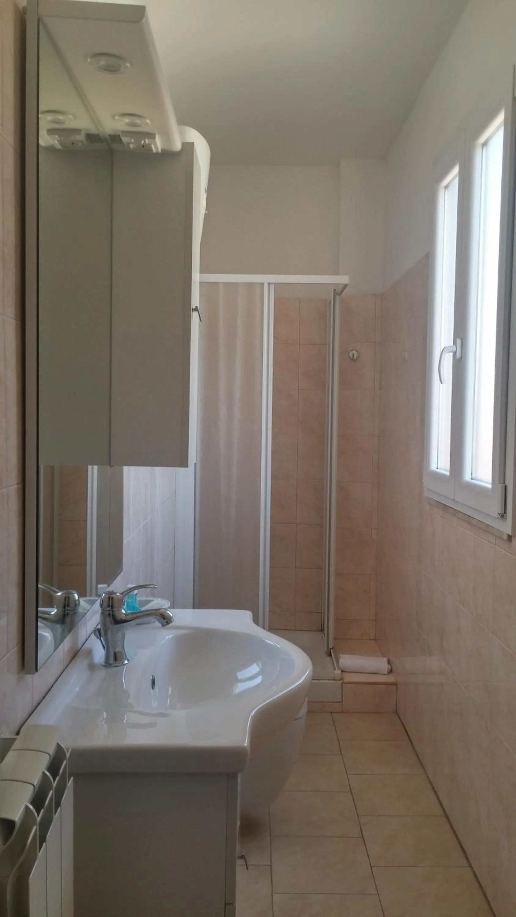 Shower in Hotel Ariston