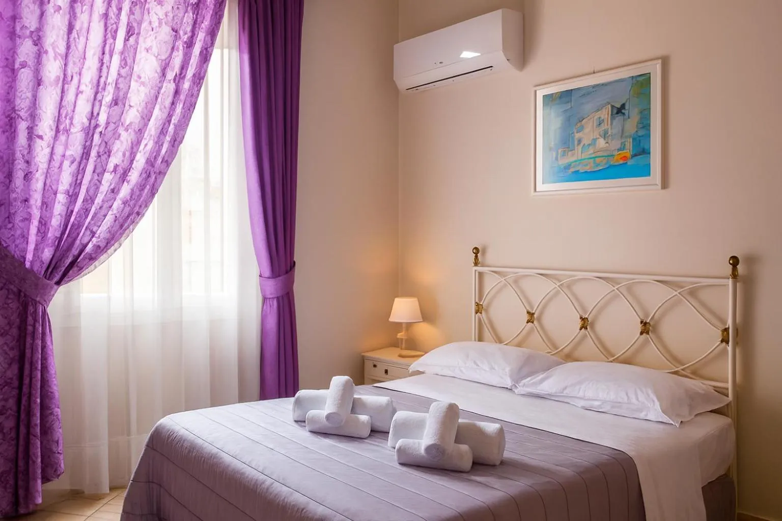 Bed in Hotel Ariston