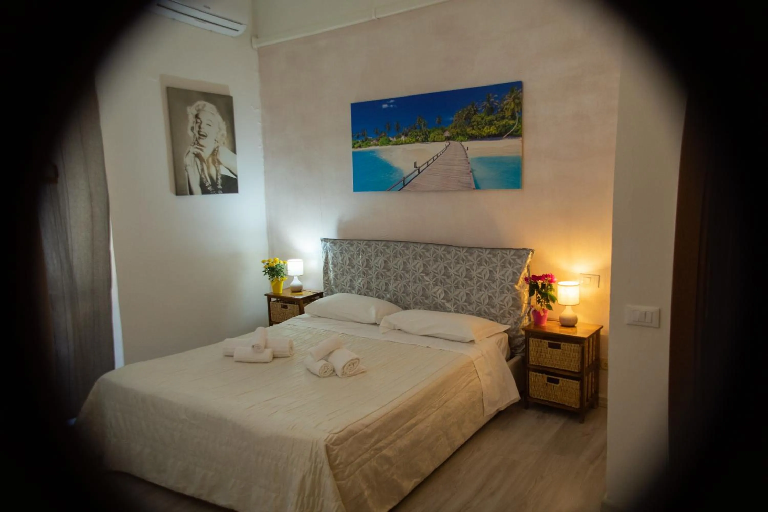 Bathroom, Bed in Hotel Ariston