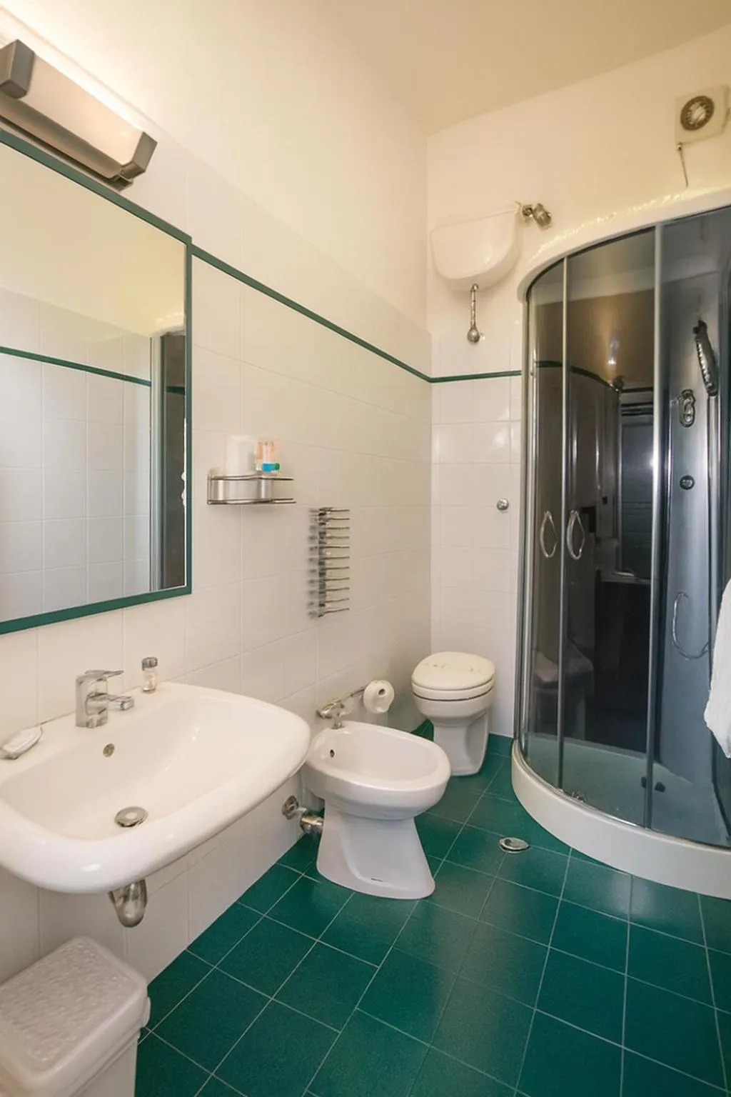 Shower in Hotel Ariston