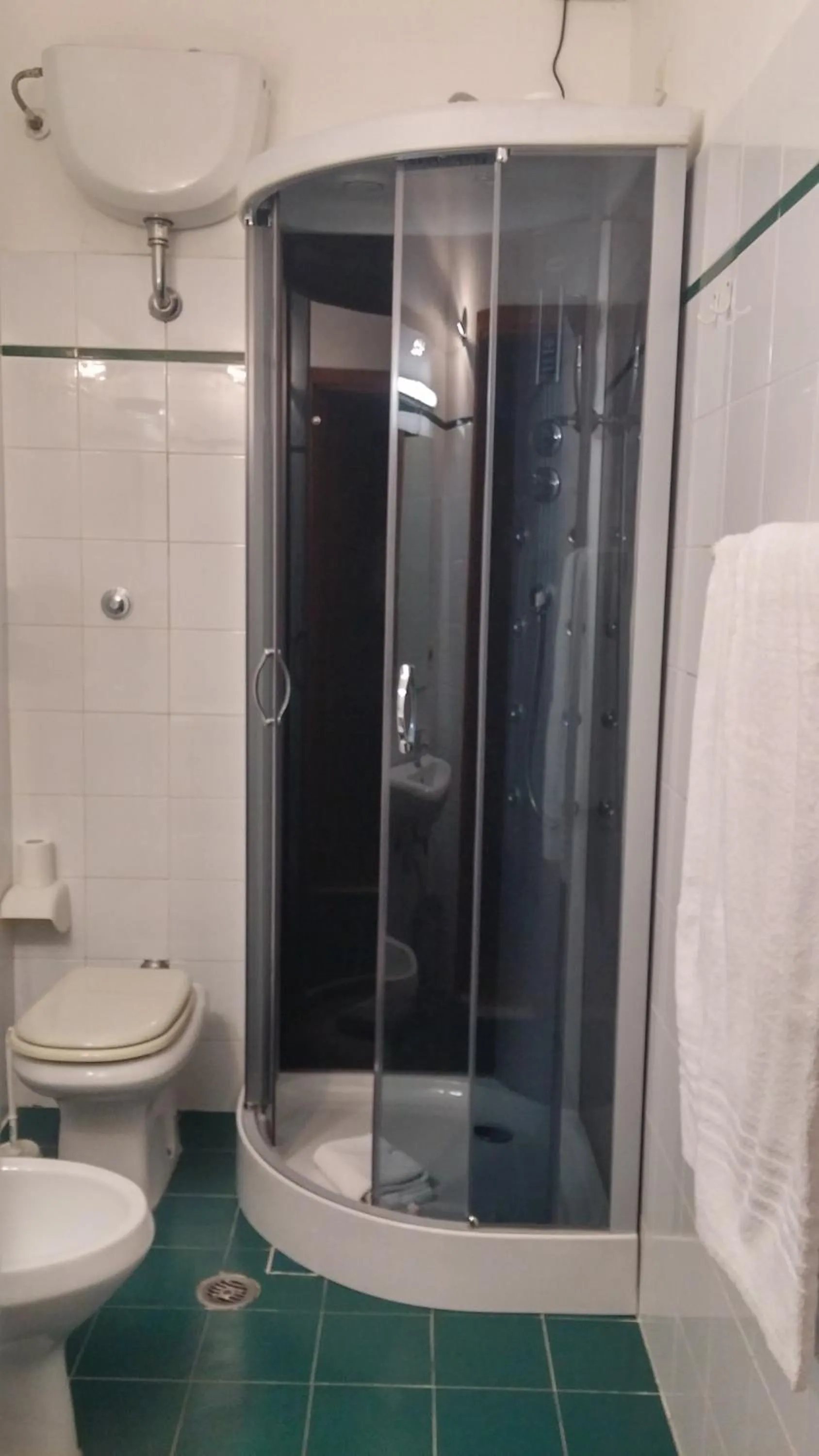 Shower in Hotel Ariston