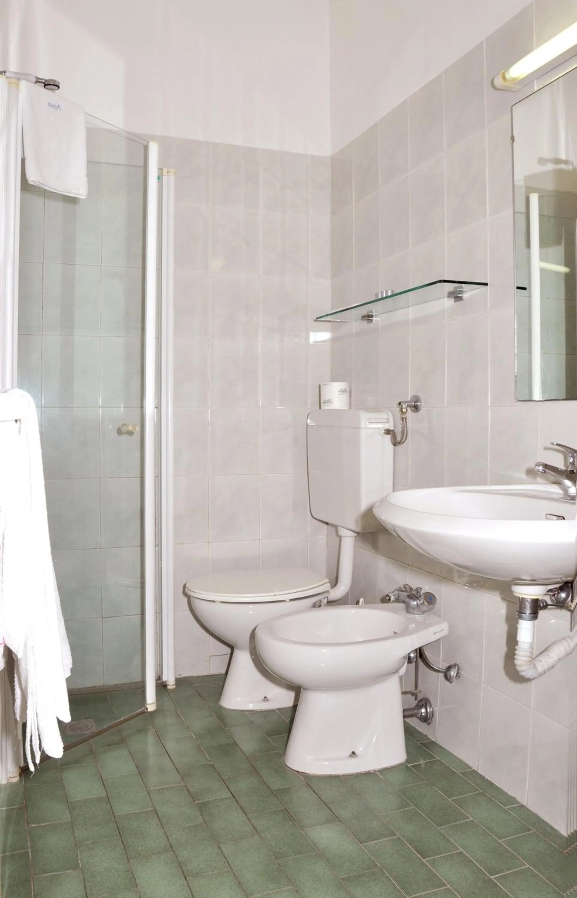 Shower in Hotel Ariston