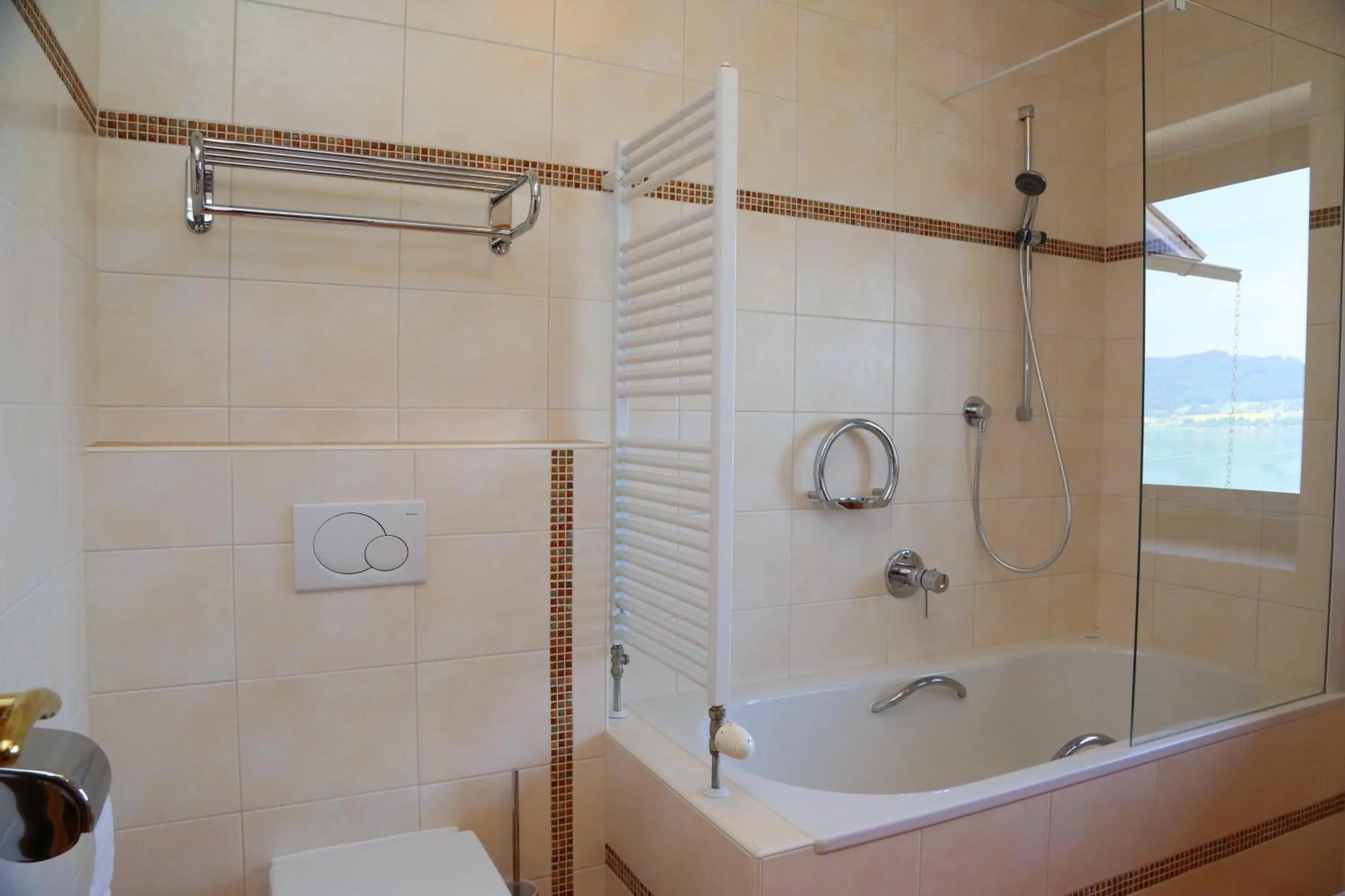 Bathroom in Seegasthof Hois'n Wirt - Hotel mit Wellnessbereich