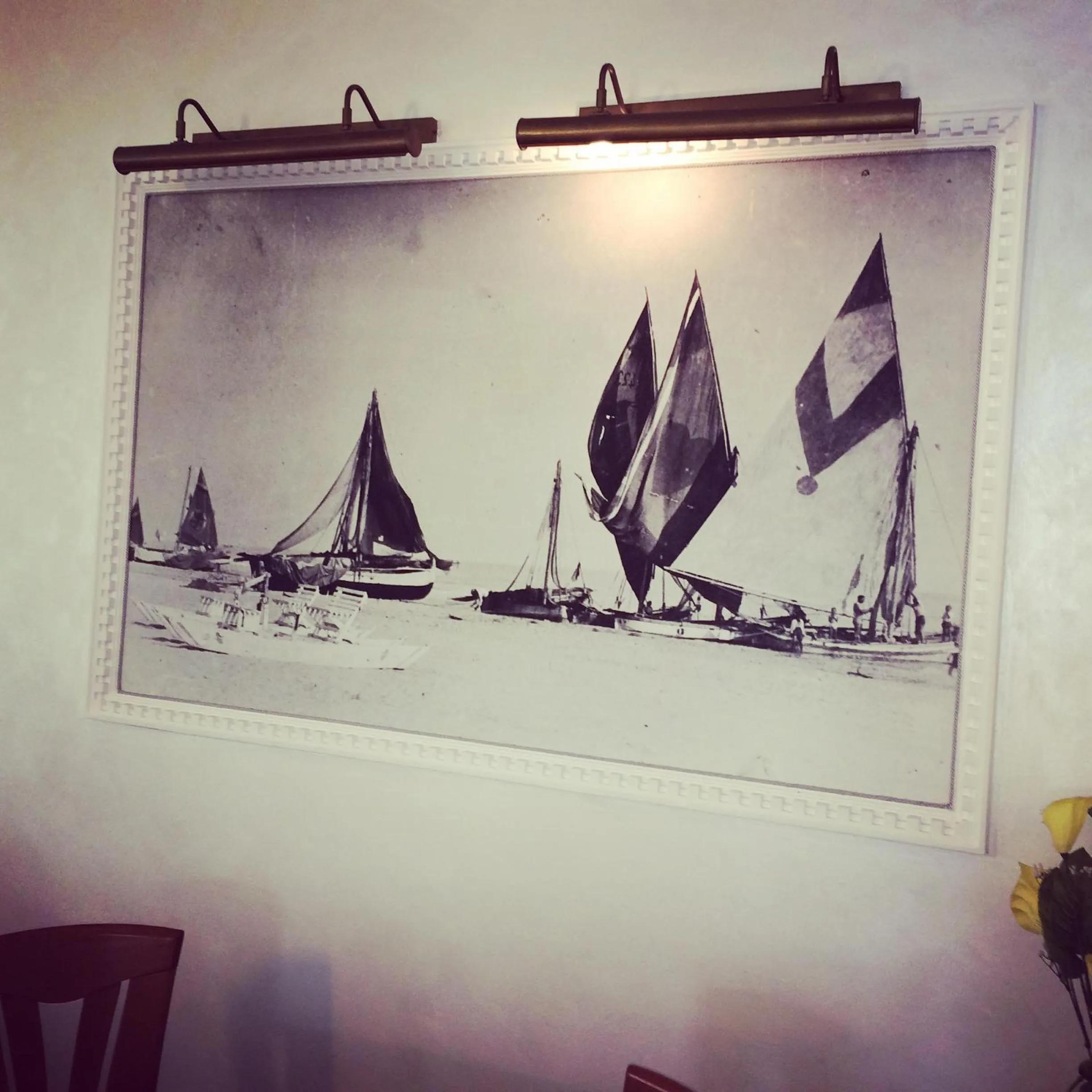 Decorative detail in Hotel Florida