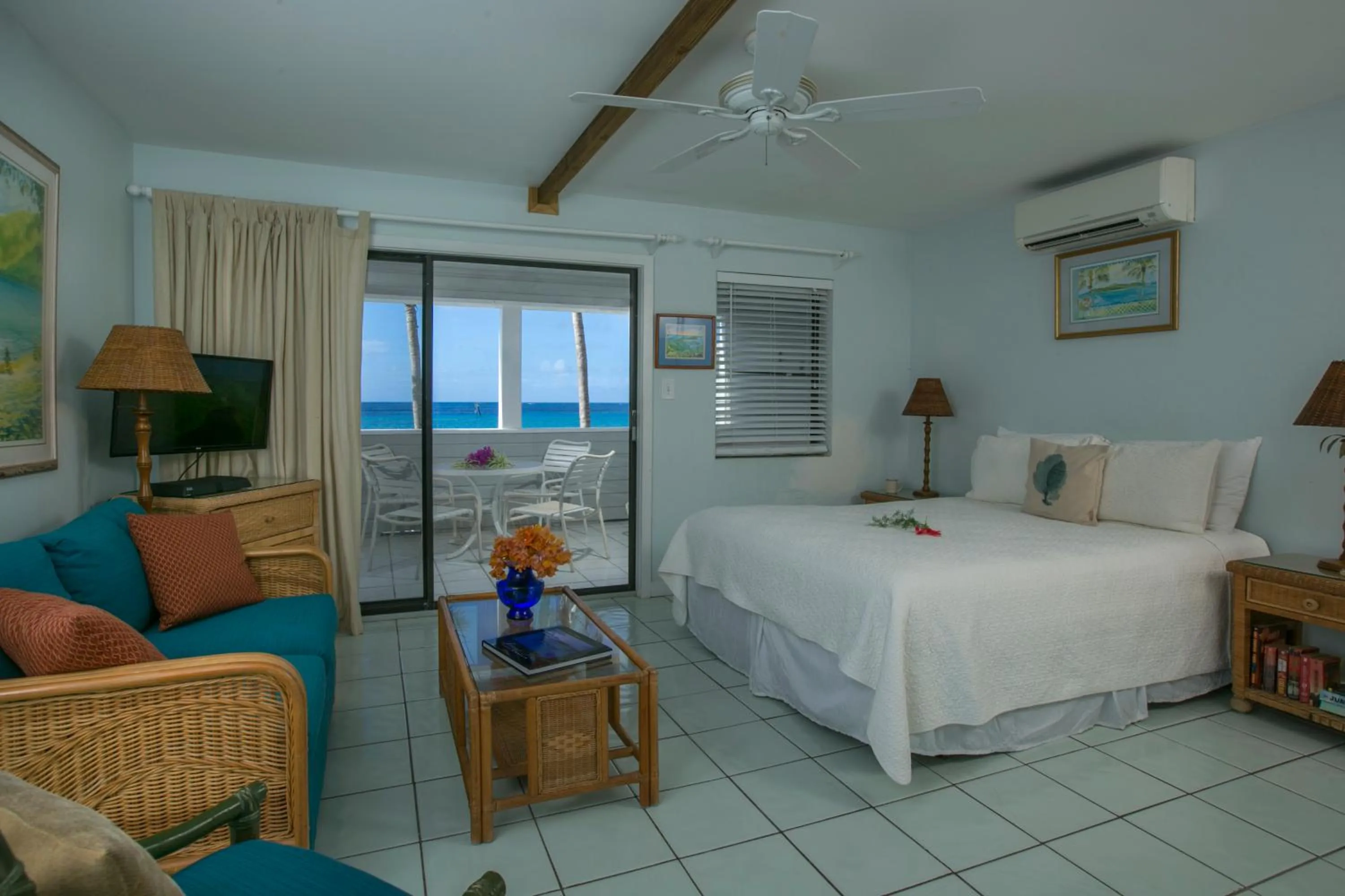 Bed in Coconut Coast Villas