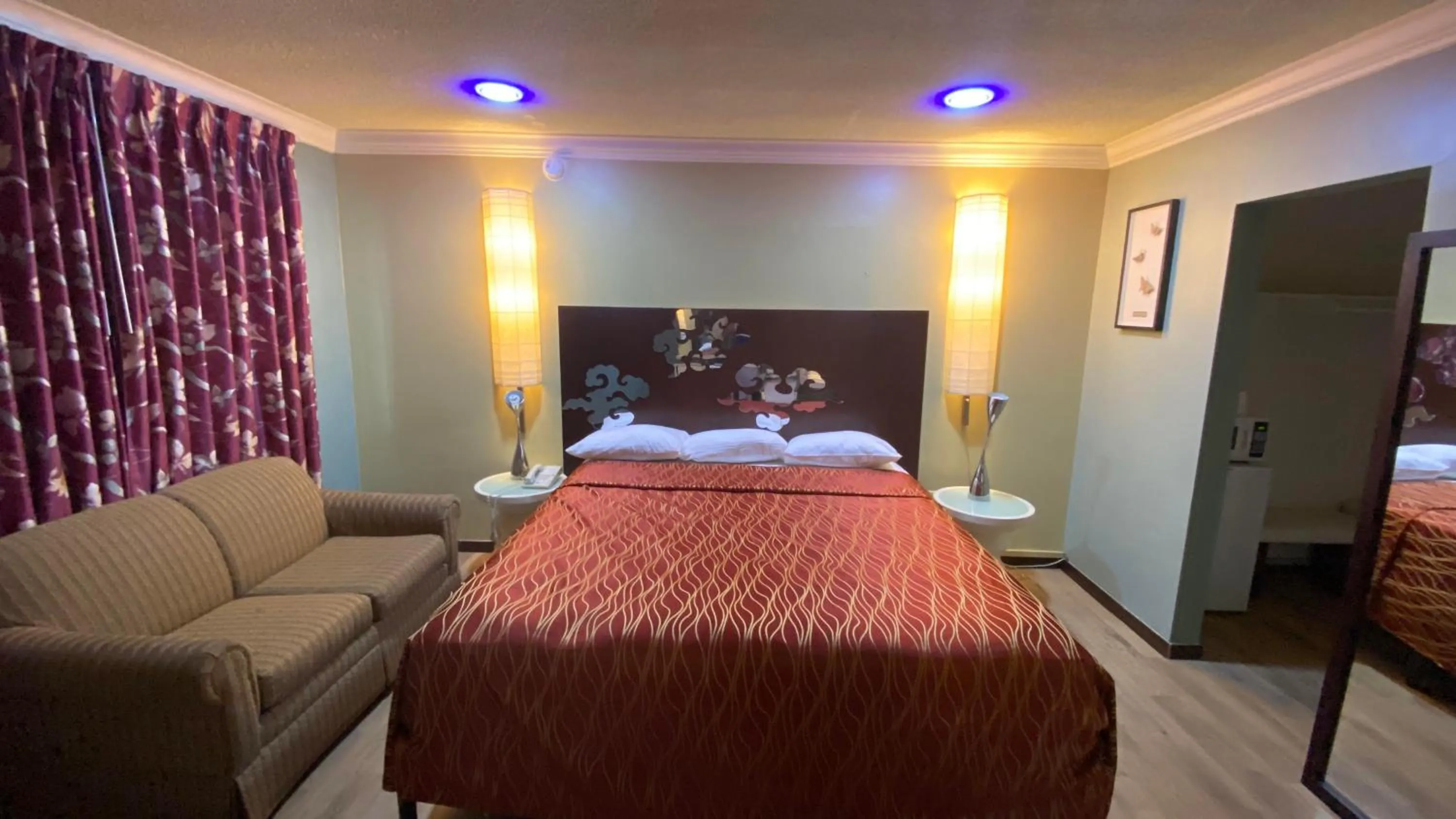 Photo of the whole room, Bed in Villa Park Motel