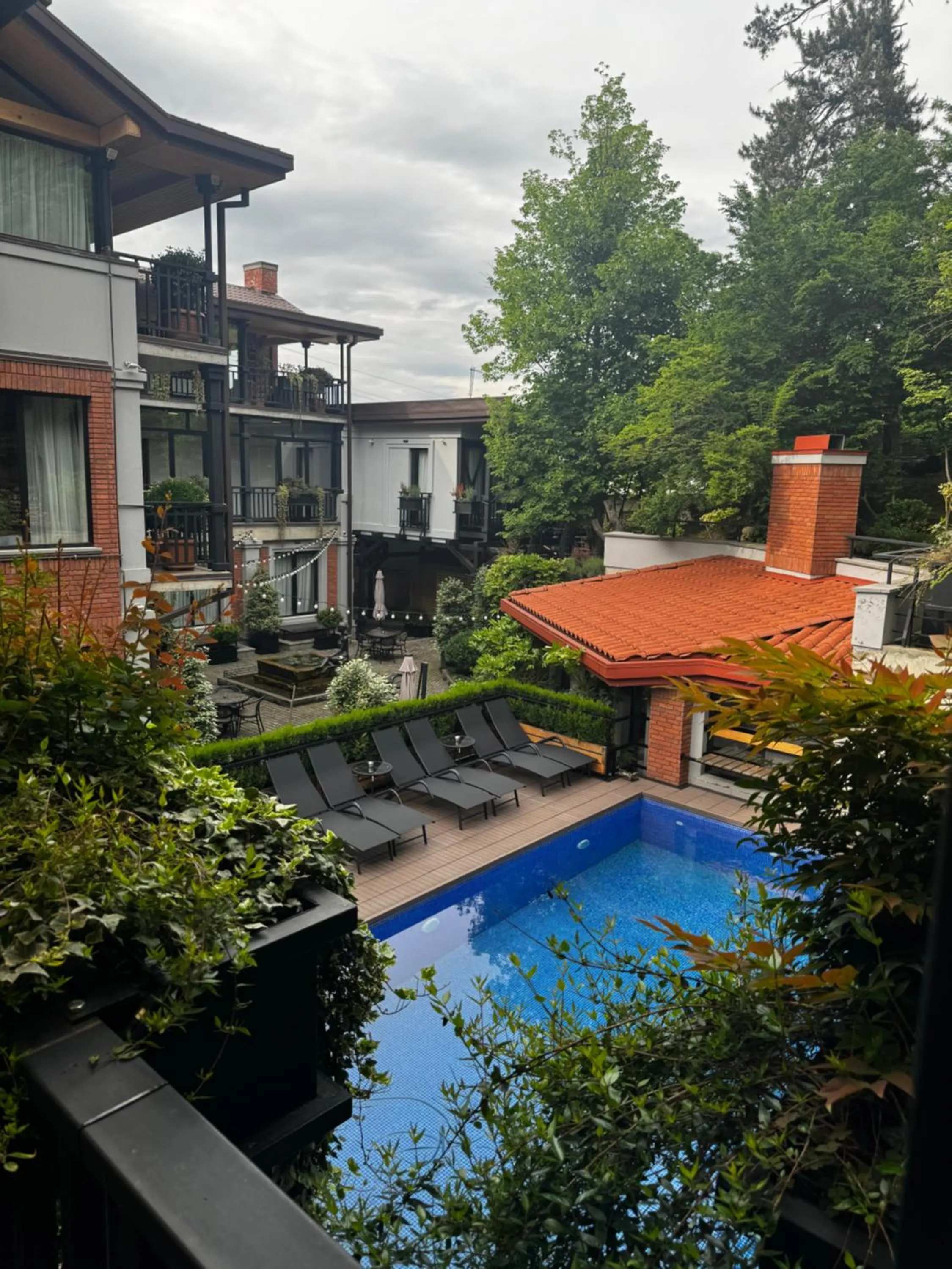 Garden in Seventeen Rooms