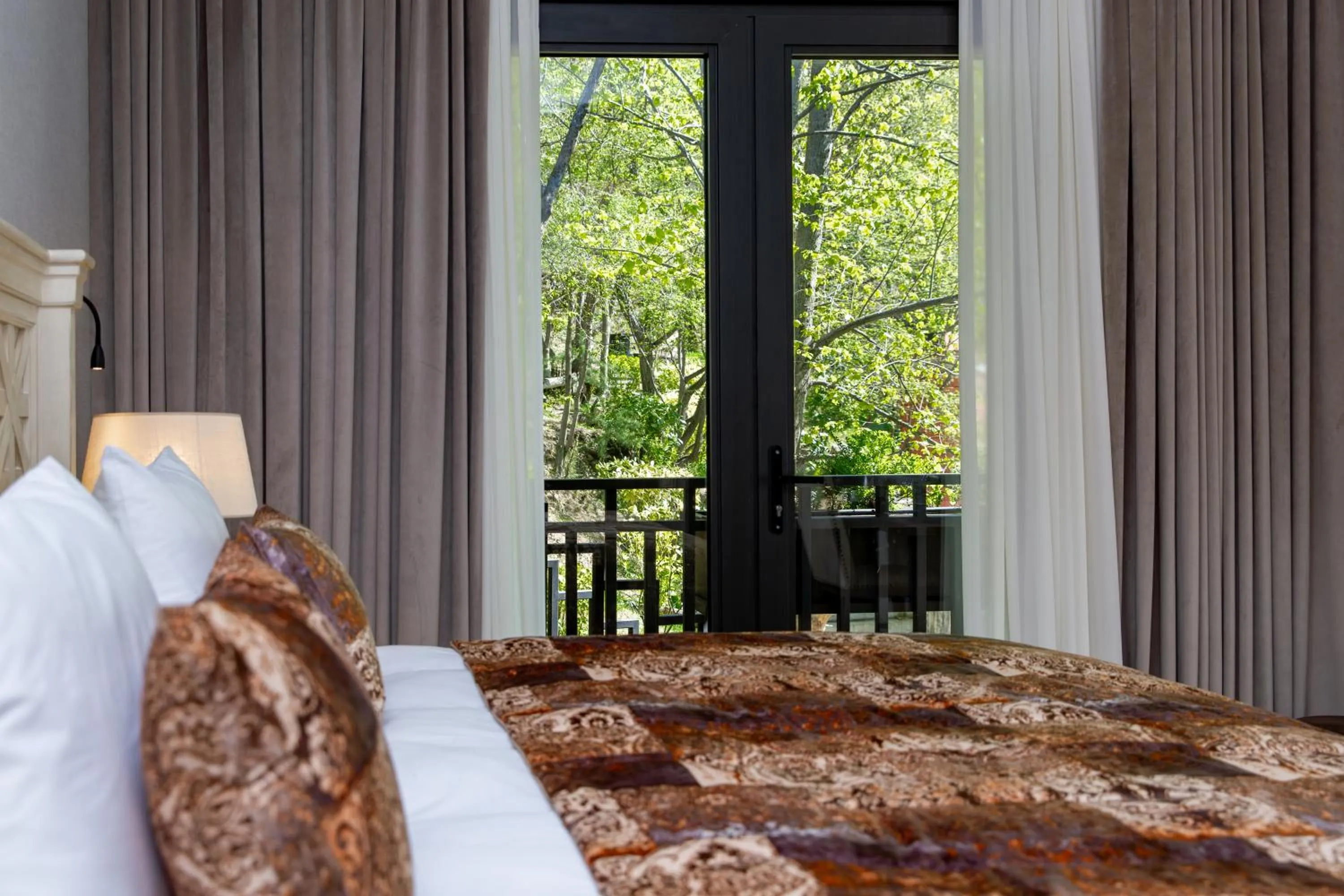 Bed in Seventeen Rooms