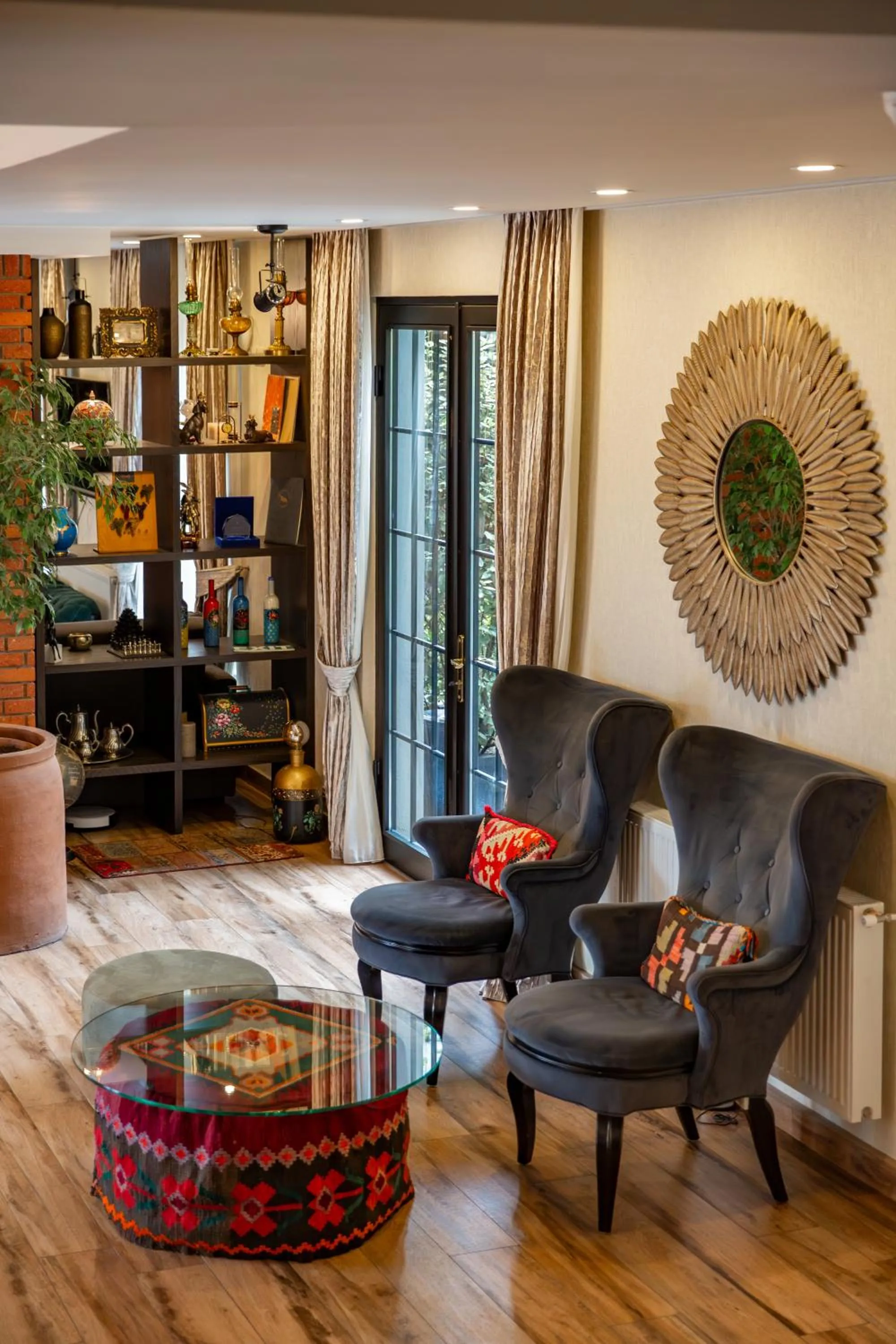 Seating area in Seventeen Rooms