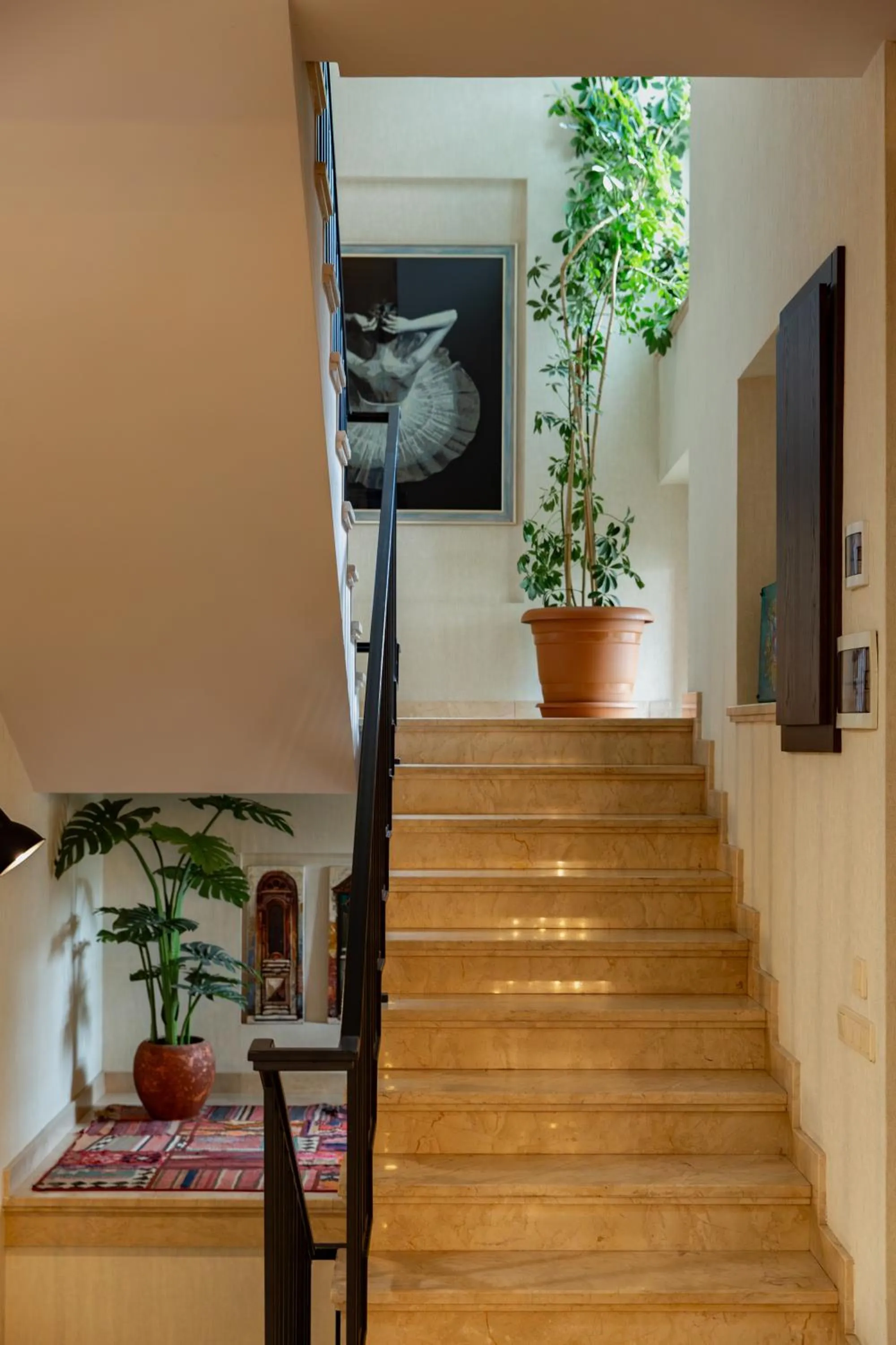 Decorative detail in Seventeen Rooms