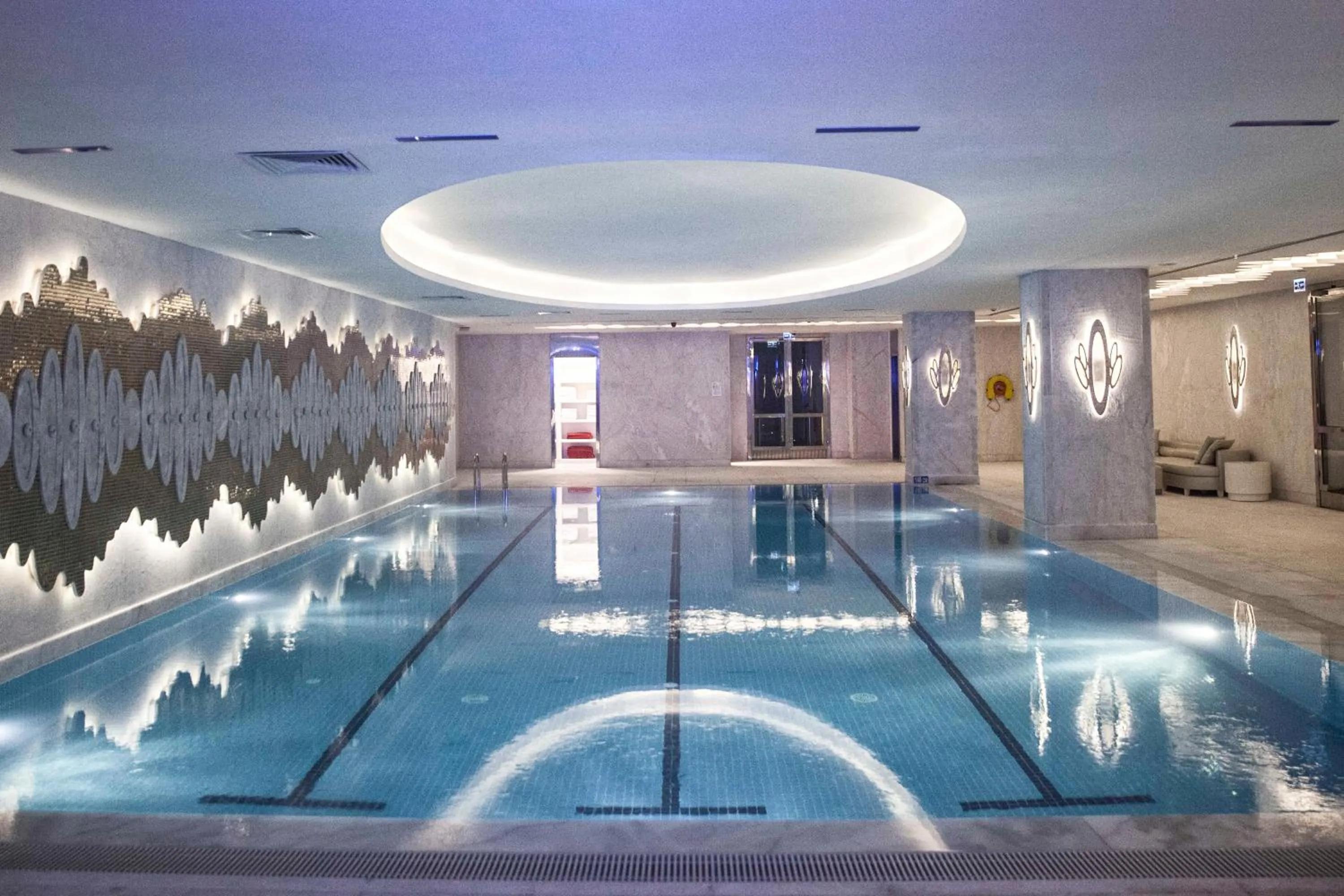 Swimming pool in Wyndham Grand Istanbul Kalamış Marina Hotel