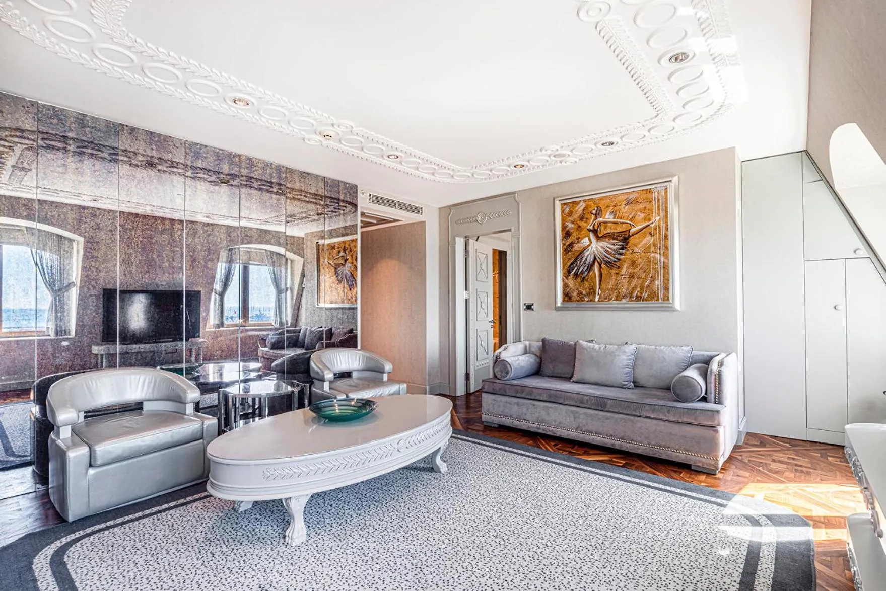 TV and multimedia in Wyndham Grand Istanbul Kalamış Marina Hotel