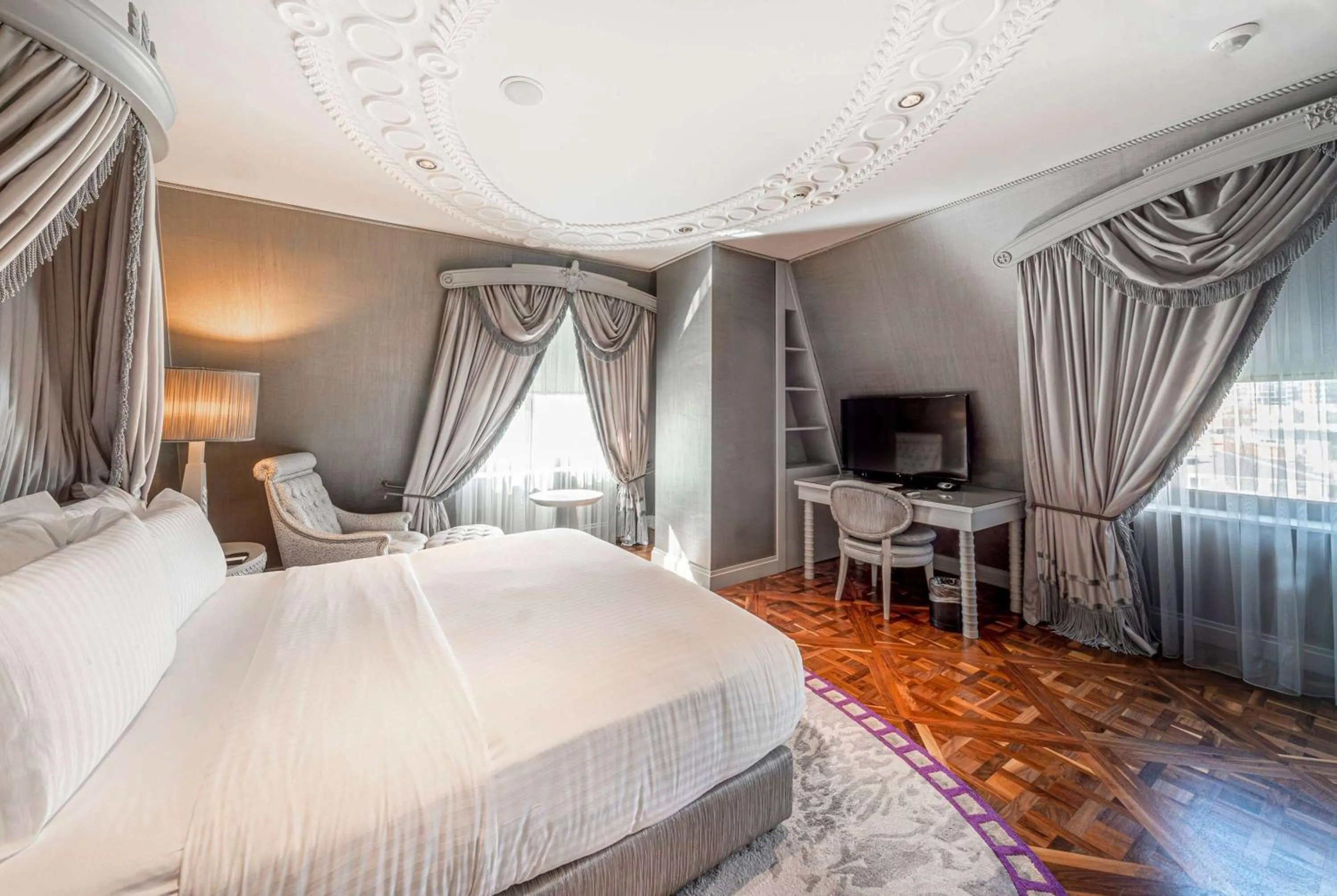 Photo of the whole room, Bed in Wyndham Grand Istanbul Kalamış Marina Hotel