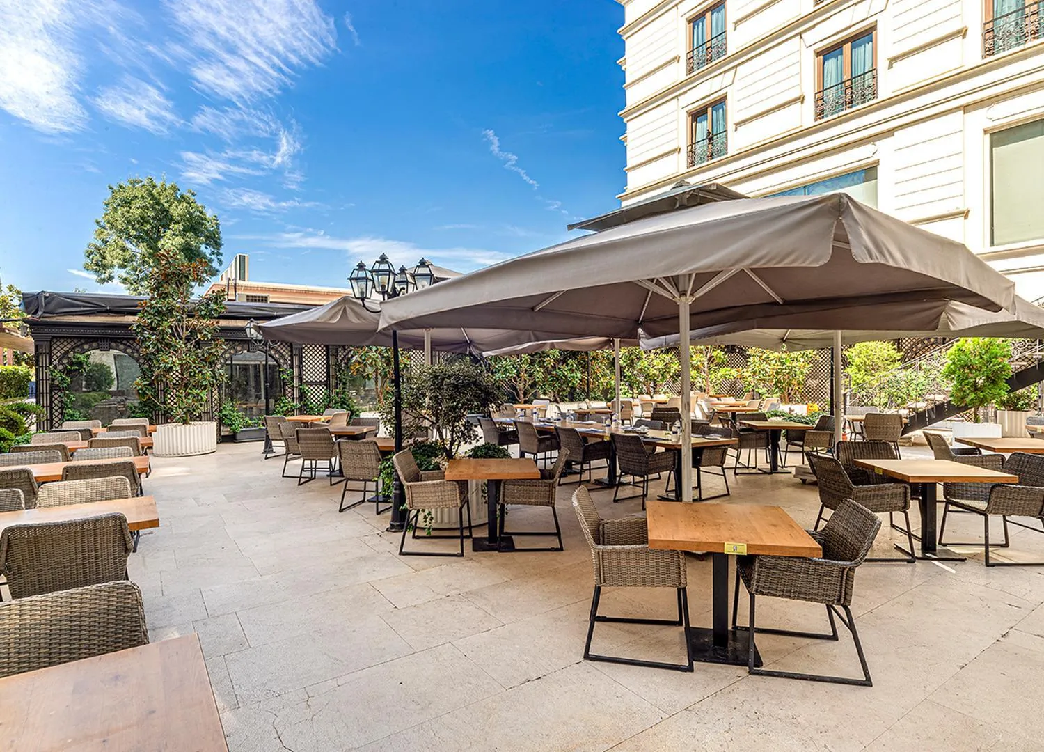 Restaurant/places to eat in Wyndham Grand Istanbul Kalamış Marina Hotel