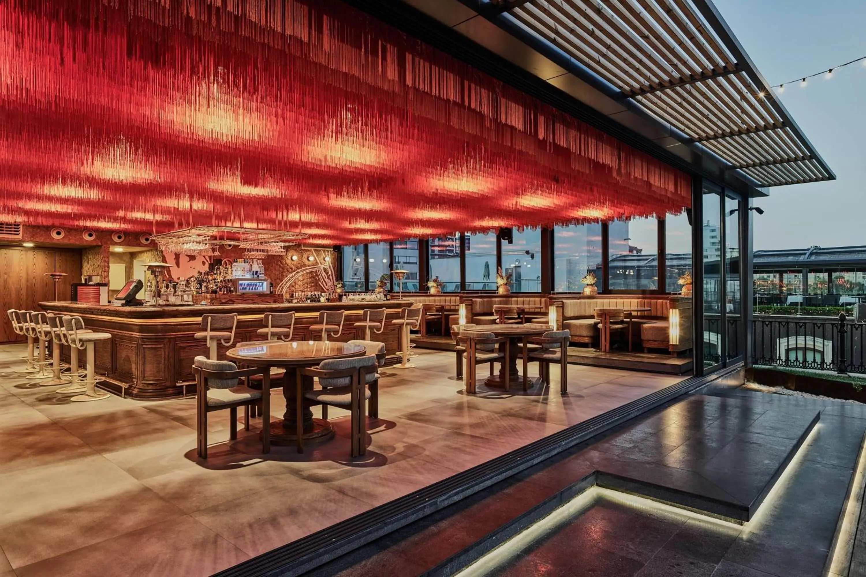 Restaurant/places to eat in Wyndham Grand Istanbul Kalamış Marina Hotel