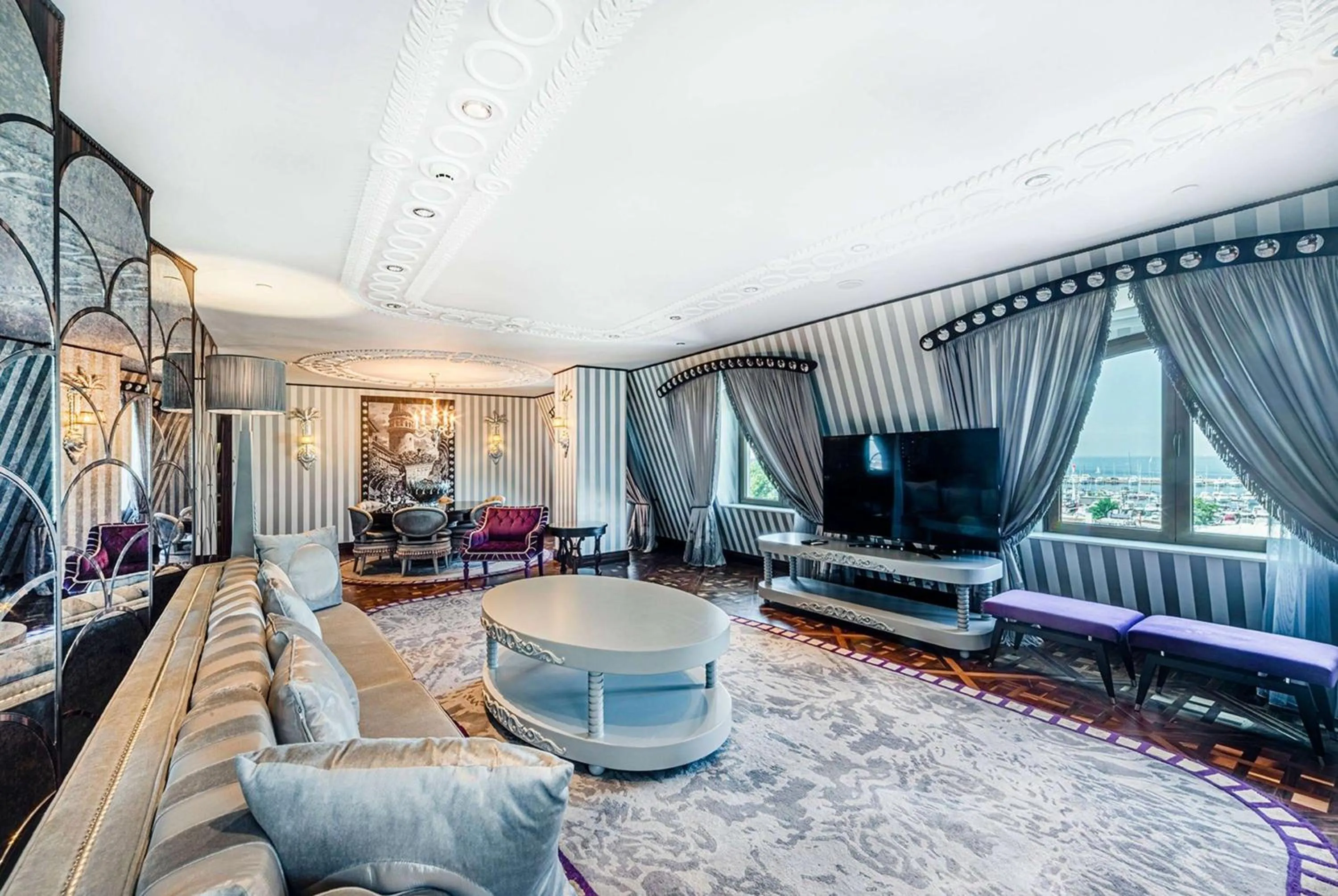 Photo of the whole room in Wyndham Grand Istanbul Kalamış Marina Hotel