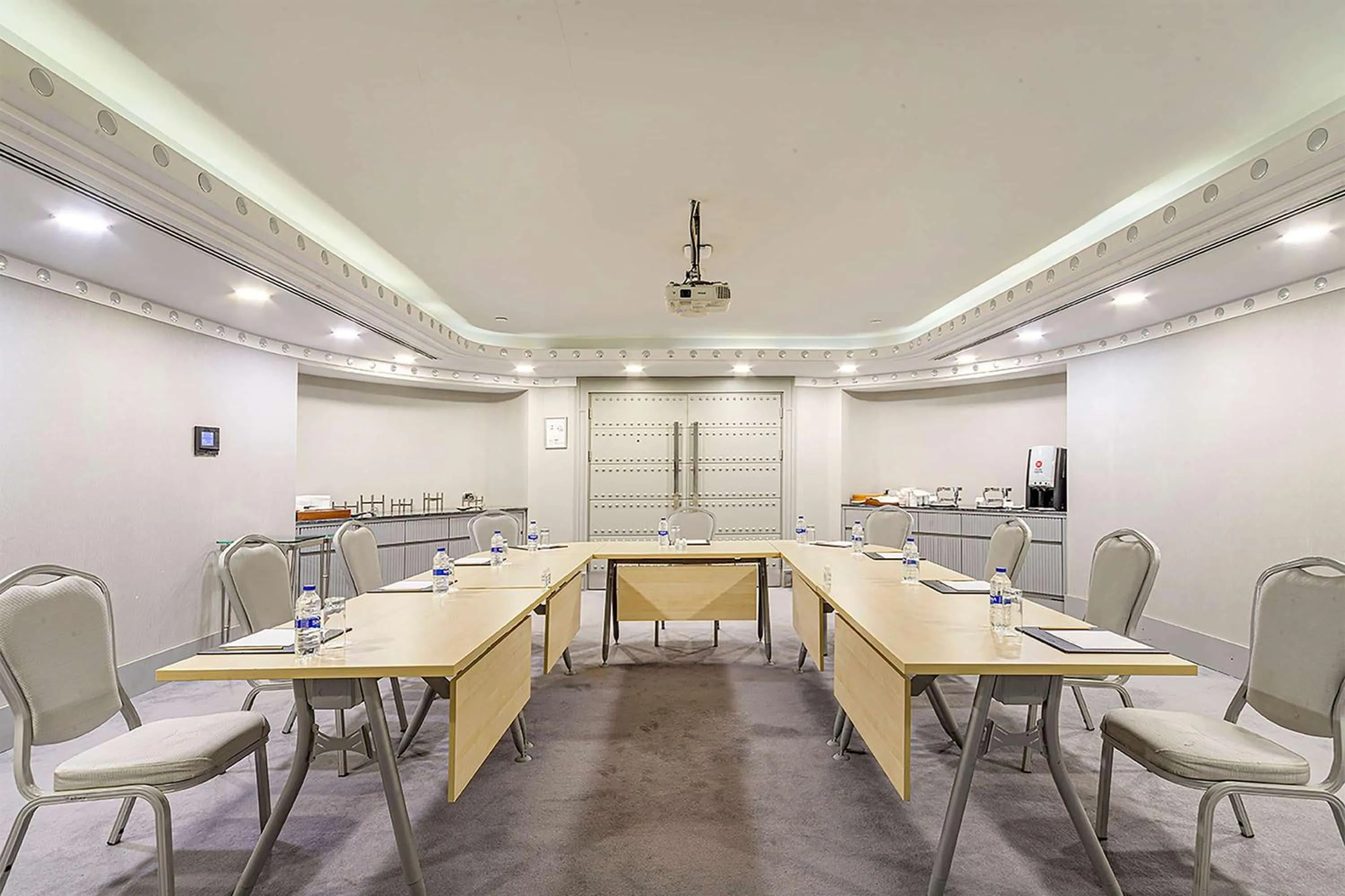Meeting/conference room in Wyndham Grand Istanbul Kalamış Marina Hotel