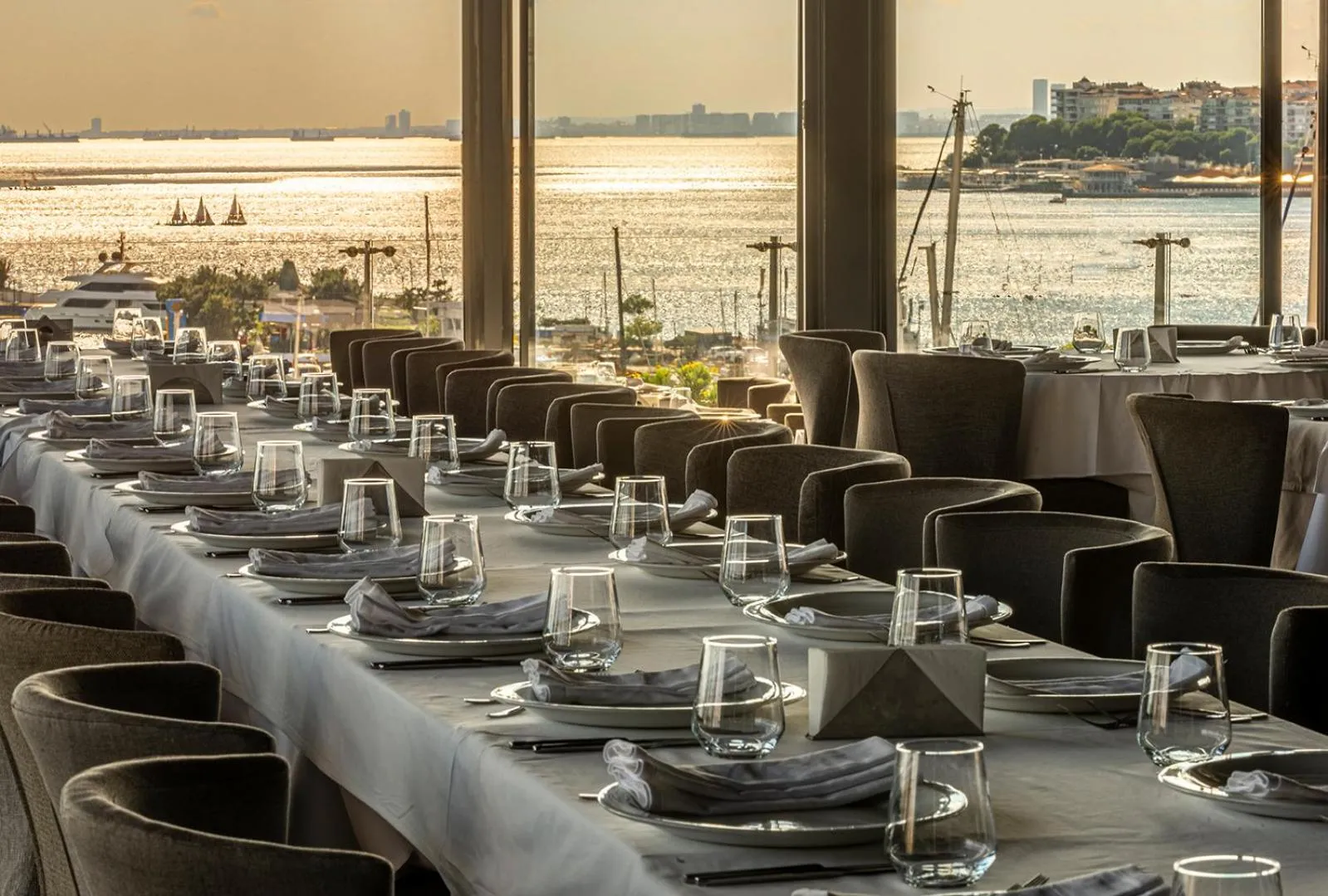 Restaurant/places to eat in Wyndham Grand Istanbul Kalamış Marina Hotel