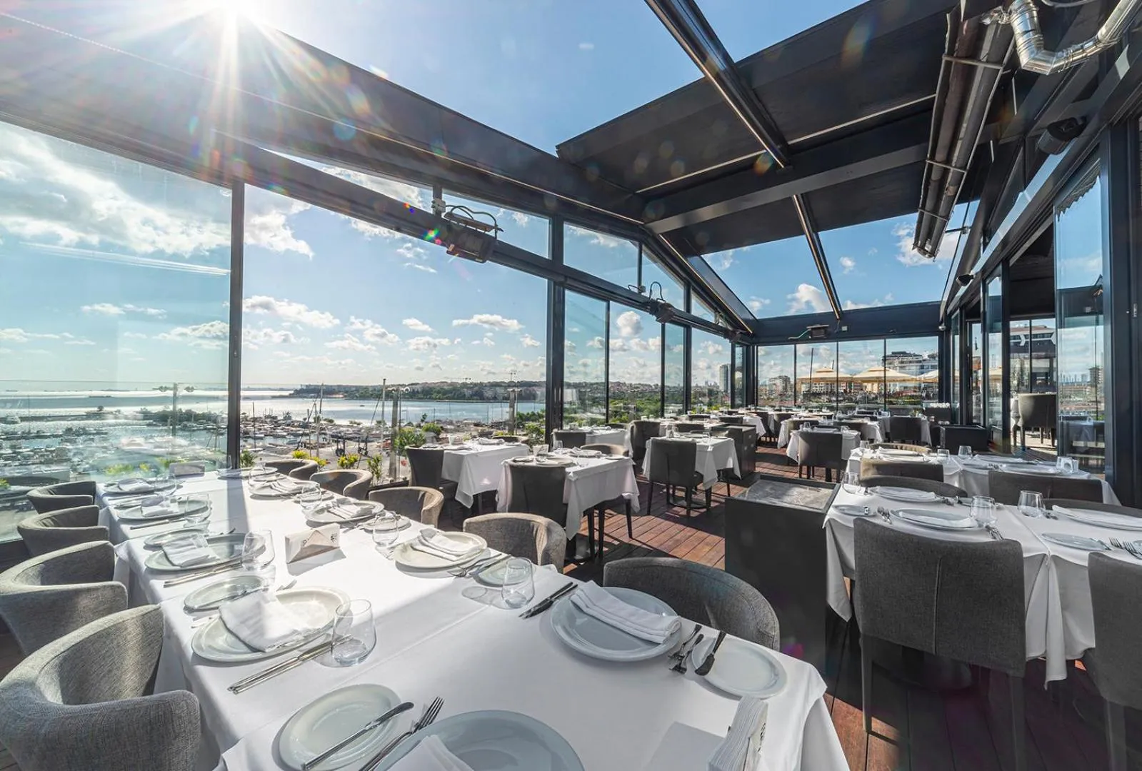 Restaurant/places to eat in Wyndham Grand Istanbul Kalamış Marina Hotel