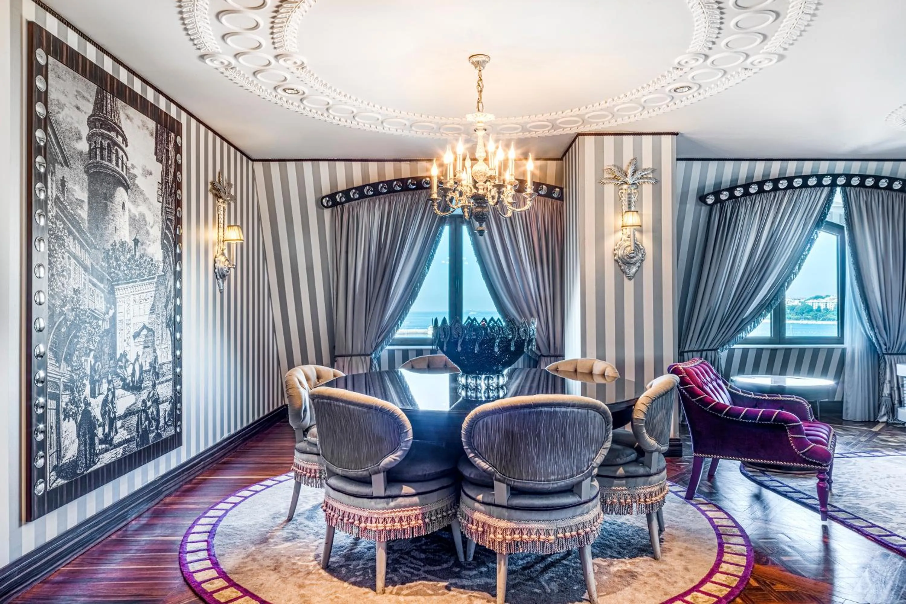 Living room in Wyndham Grand Istanbul Kalamış Marina Hotel