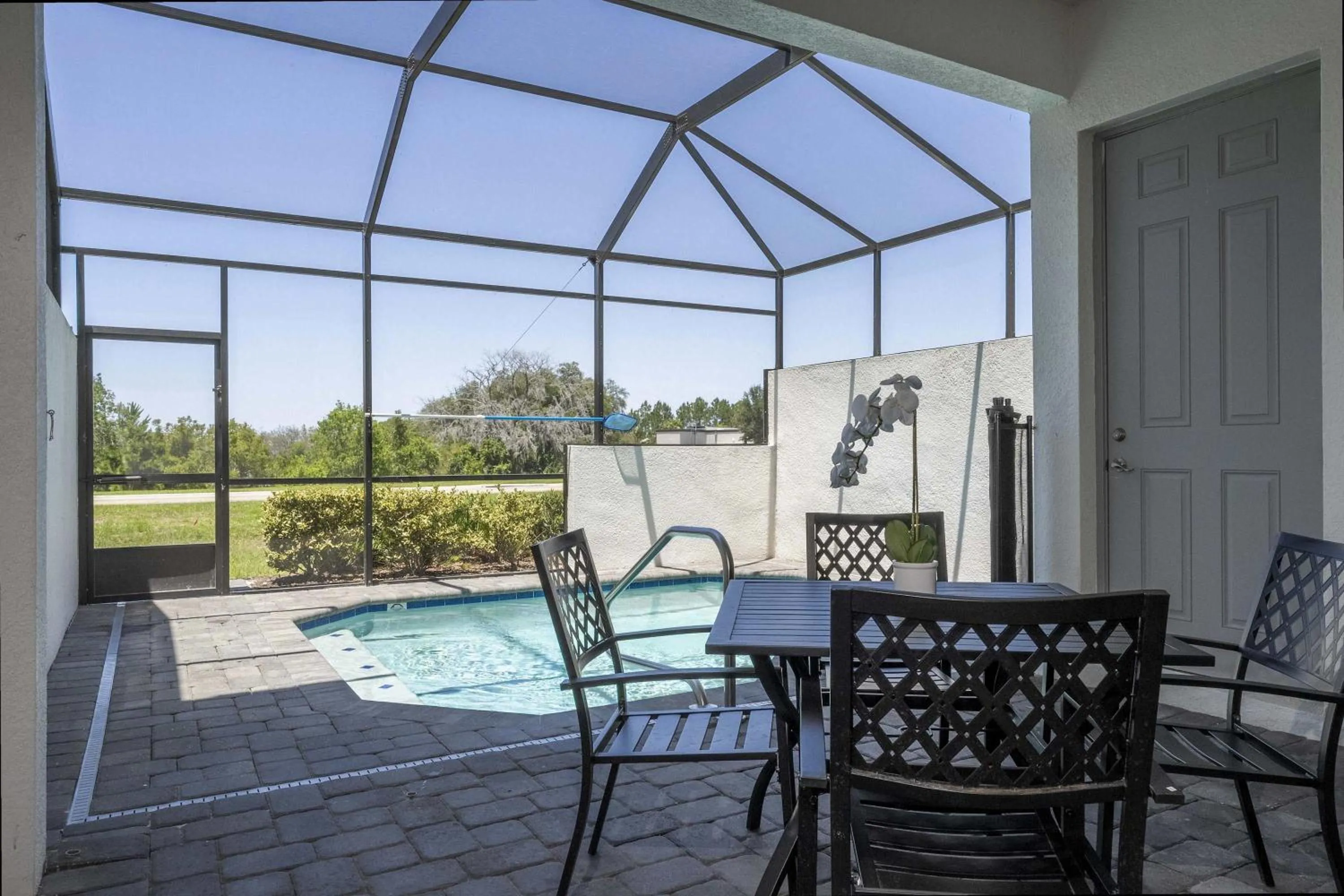 Stunning 5 Bd Home w/ Pool Close to Disney 174