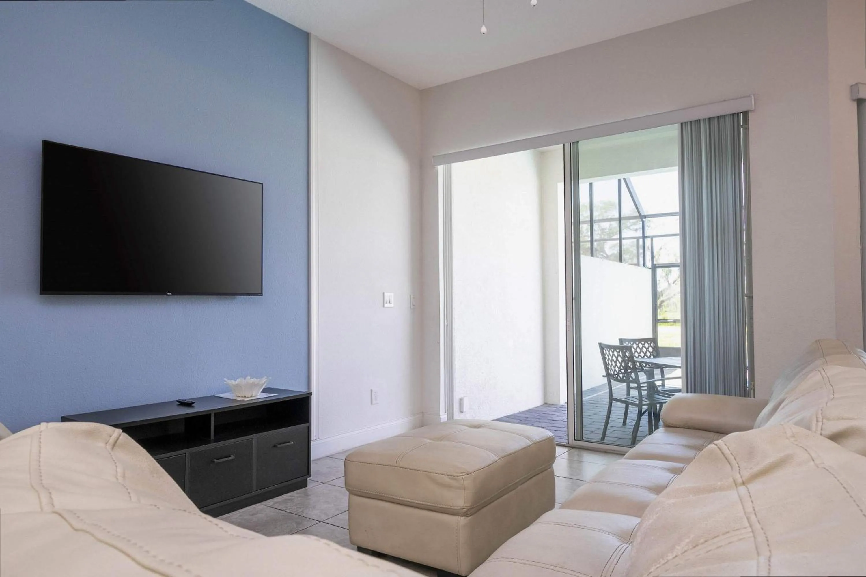 Bed in Stunning 5 Bd Home w/ Pool Close to Disney 174